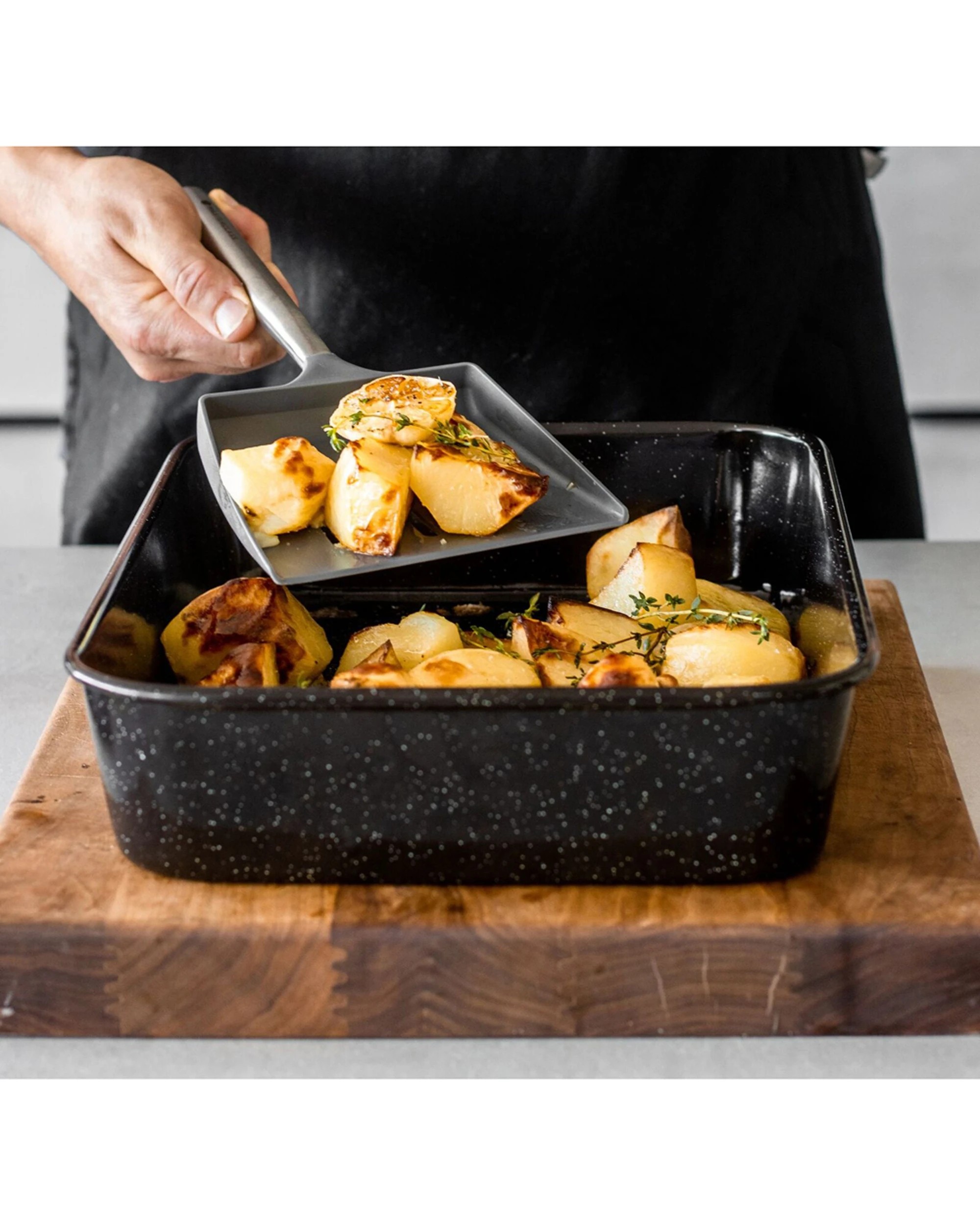 4 MasterCraft Pro Vitreous 40x28cm Enamel Rectangle Roasting Pan Heavy Duty - Black, 4 of 4