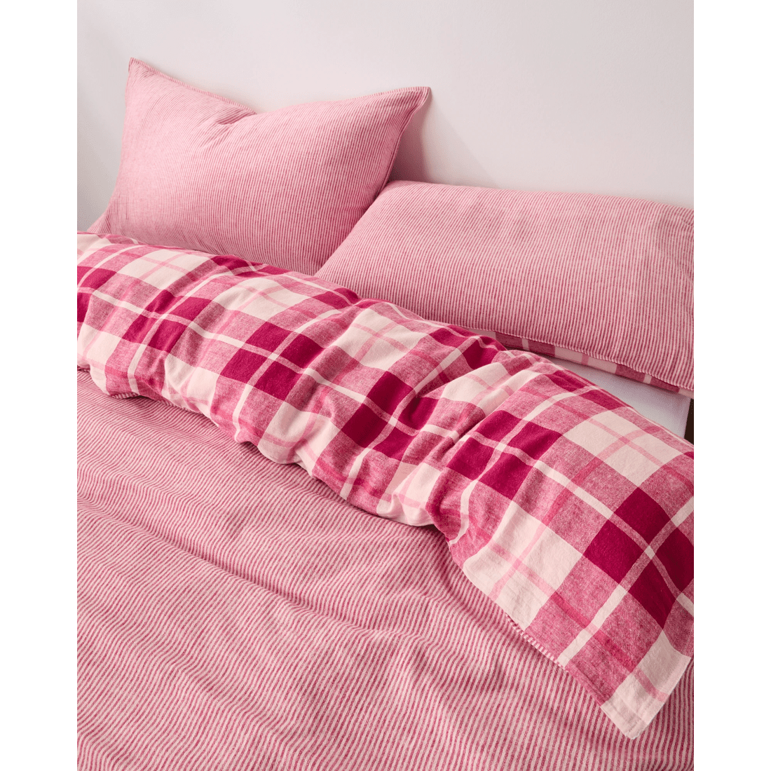 4 Target Ashlee Check Linen/cotton Quilt Cover Set
 - Queen Bed
 - Pink, 4 of 9