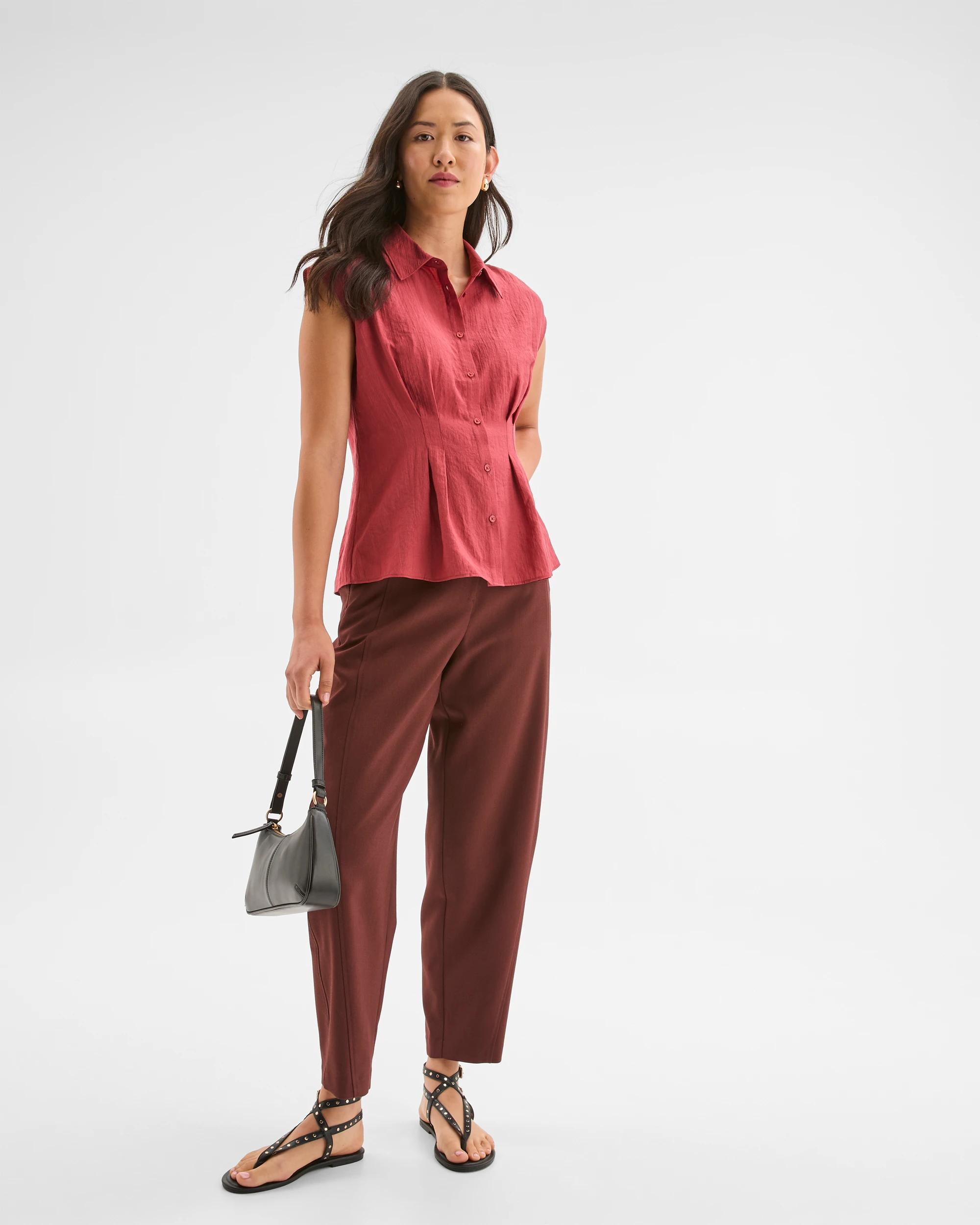 3 Preview Sleeveless Waist Tuck Shirt POMEGRANATE, 3 of 7