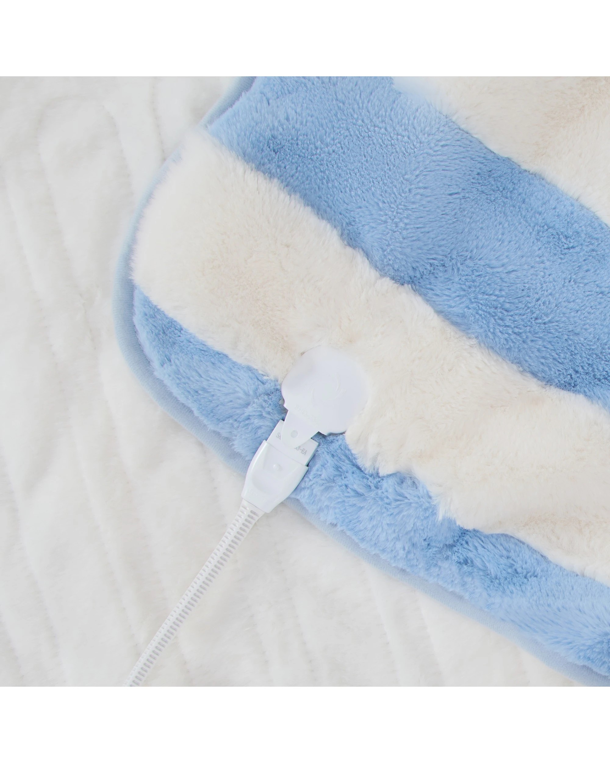 6 Dreamaker Denver Carved Stripe Faux Fur Heated Throw 130x160cm - Sky, 6 of 9