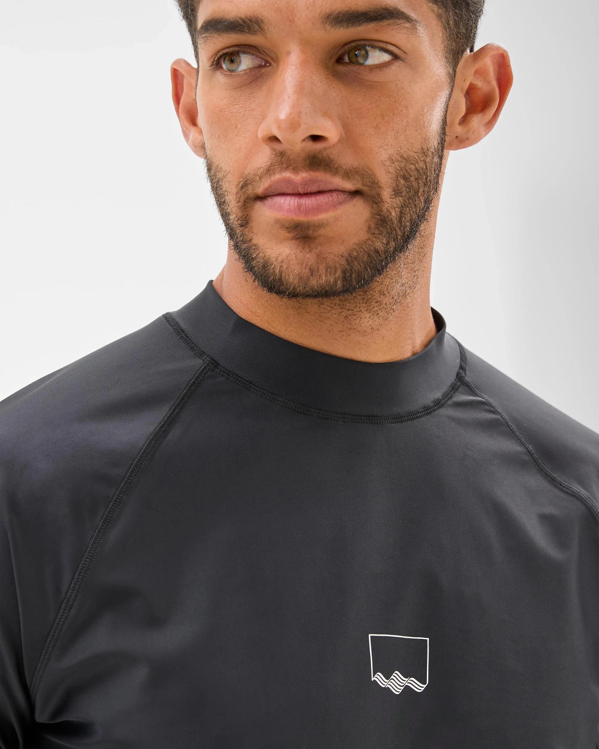 6 Target Short Sleeve Rash Vest BLACK, 6 of 6