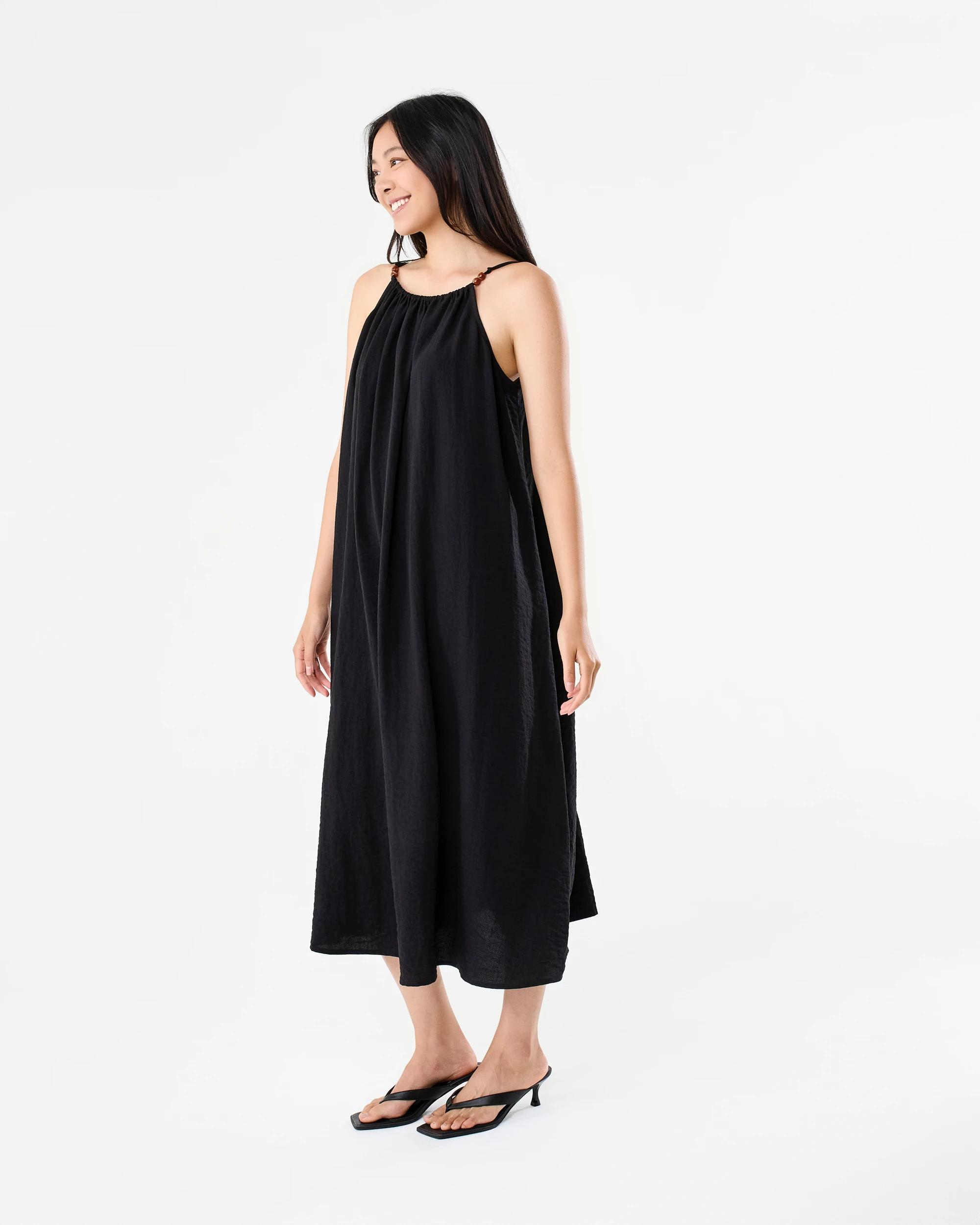 1 Sleeveless Textured Midi Dress Black, 1 of 7