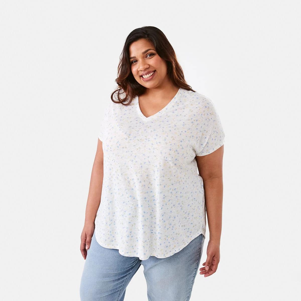 1 Curve Short Sleeve Print V-neck T-shirt Ditsy, 1 of 6
