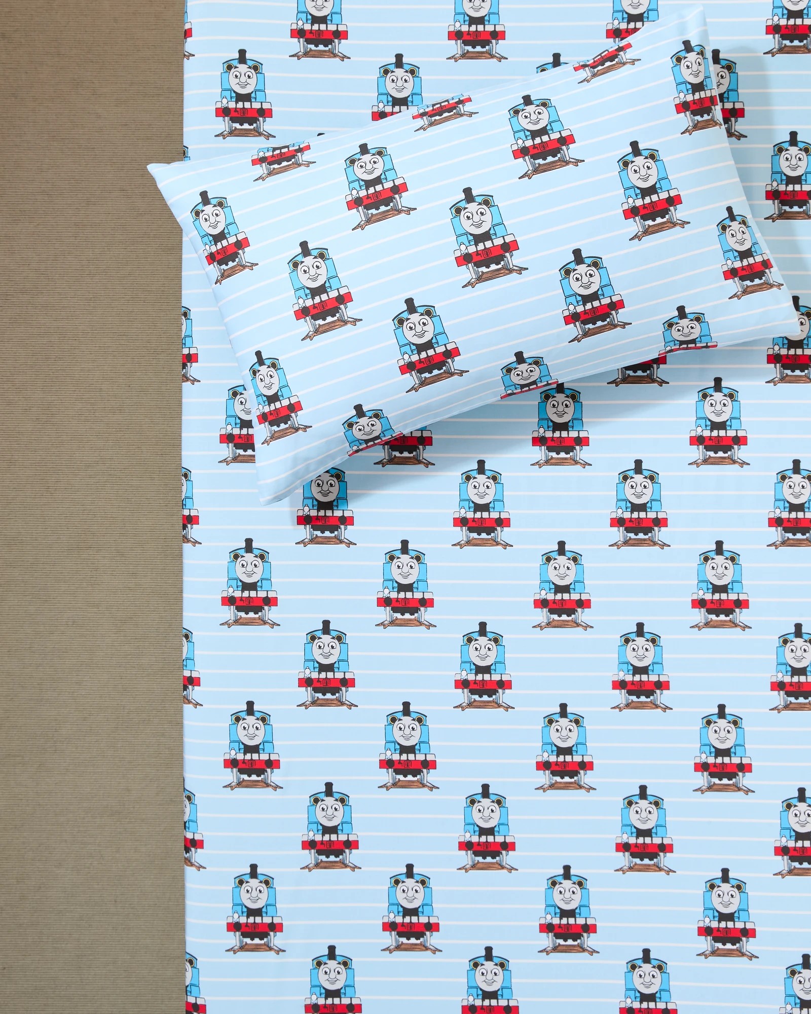 1 Thomas & Friends Fitted Sheet Set
 - Double Bed
 - Blue, 1 of 3