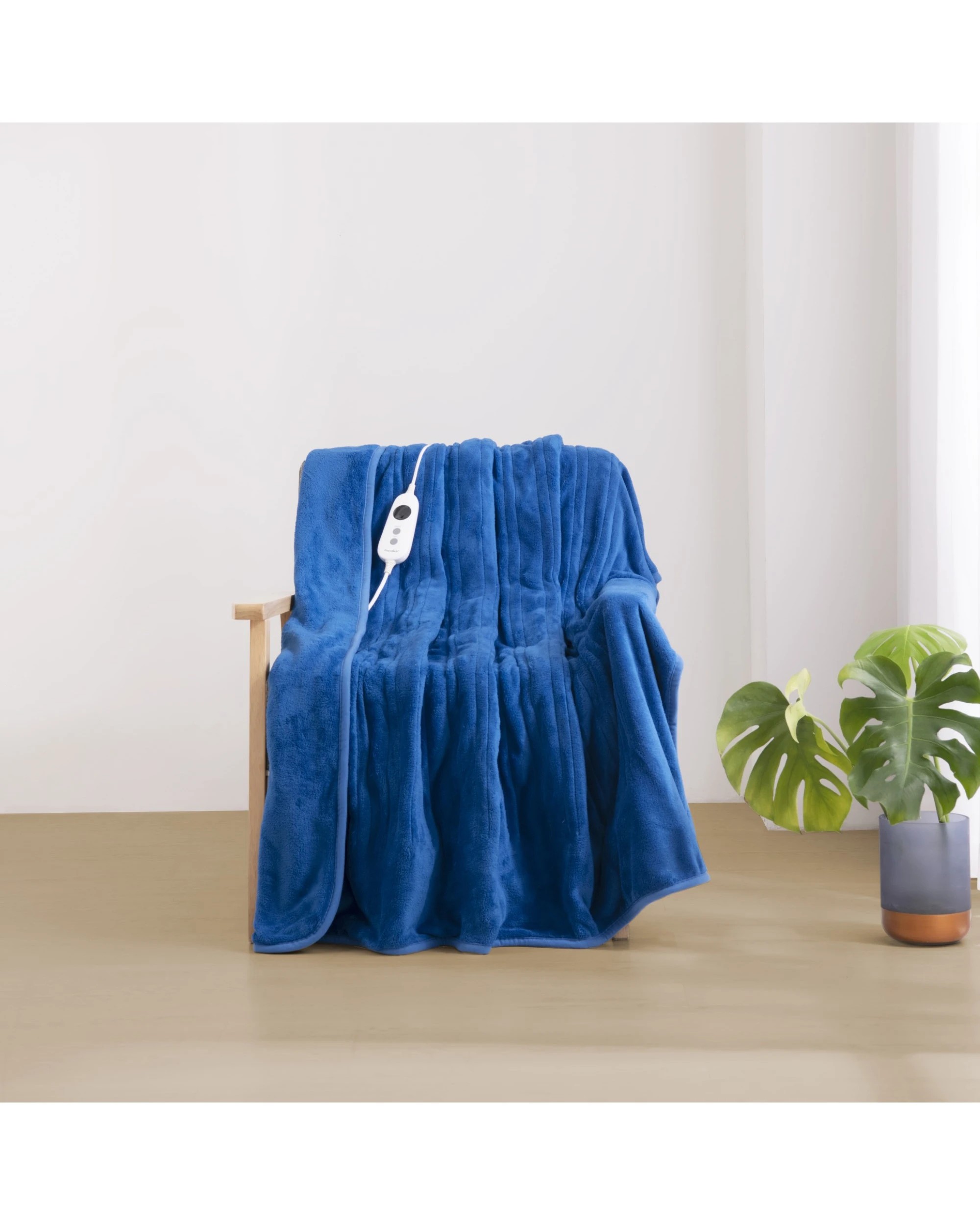 1 Dreamaker Kingston Coral Fleece Electric Heated Throw Blanket 130x160cm - Blue, 1 of 5