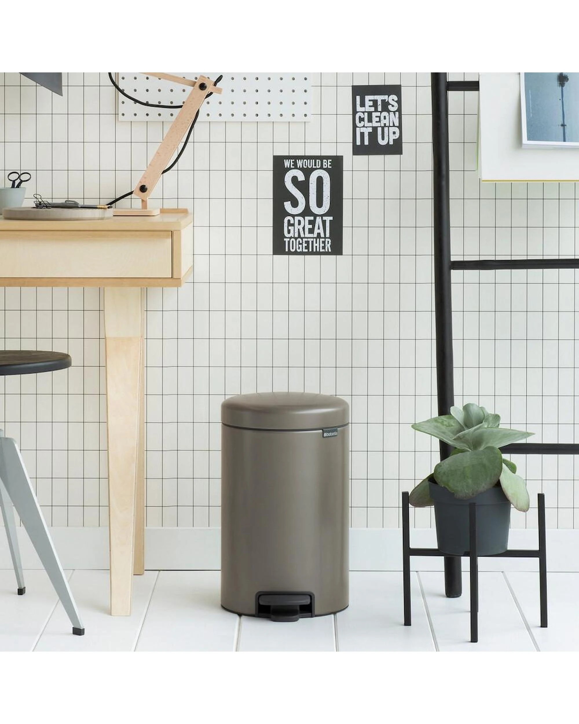 4 Brabantia Newicon Pedal Bin 12L  Platinum, 4 of 5
