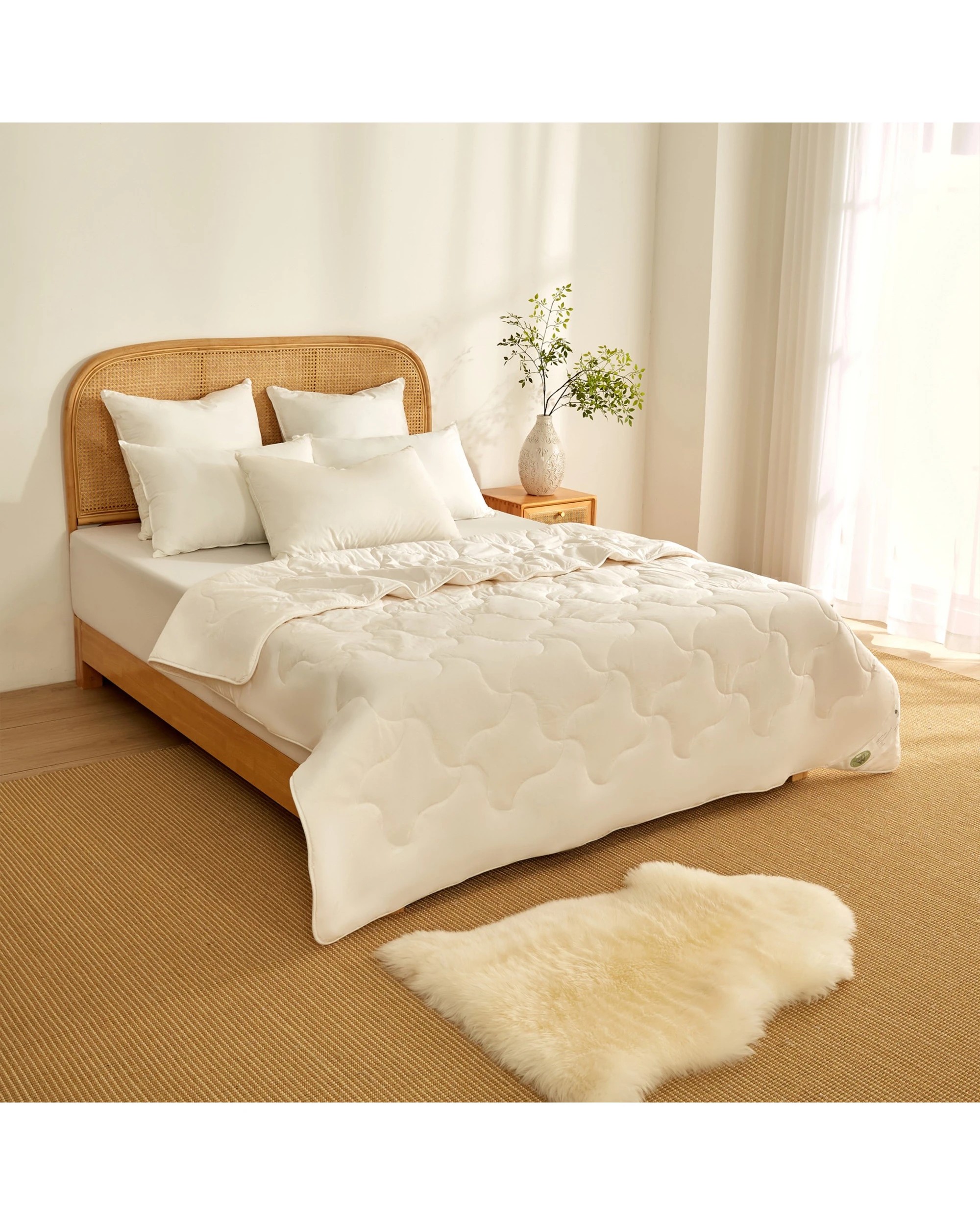 7 Wooltara Imperial Luxury 450GSM Washable Winter Australian Wool Quilt - Queen Bed - White, 7 of 8