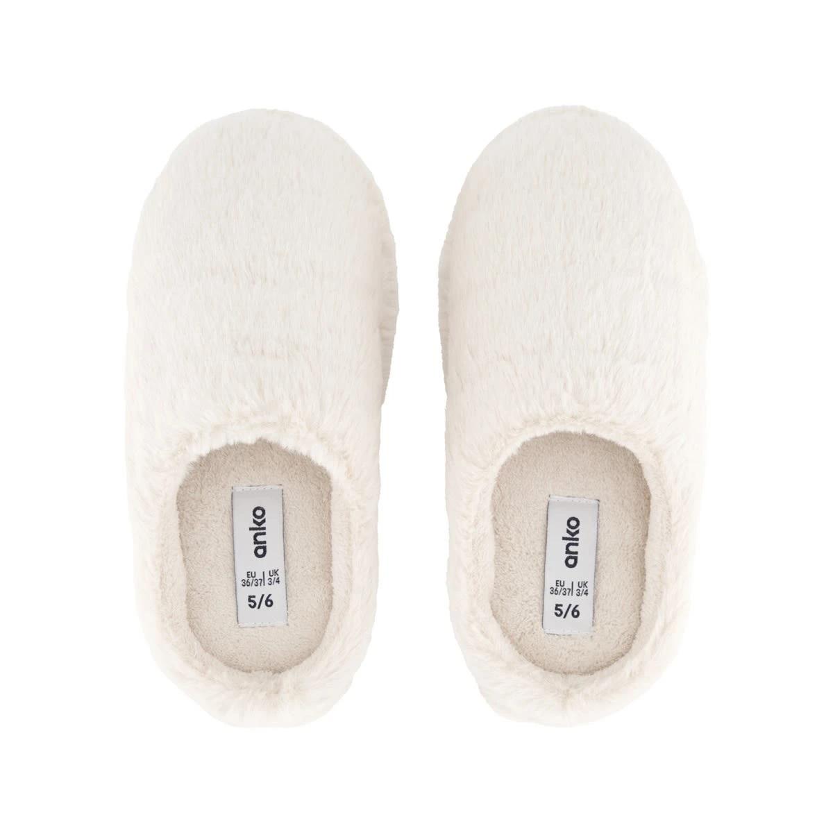 2 Quilted Scuffs Snw White, 2 of 3