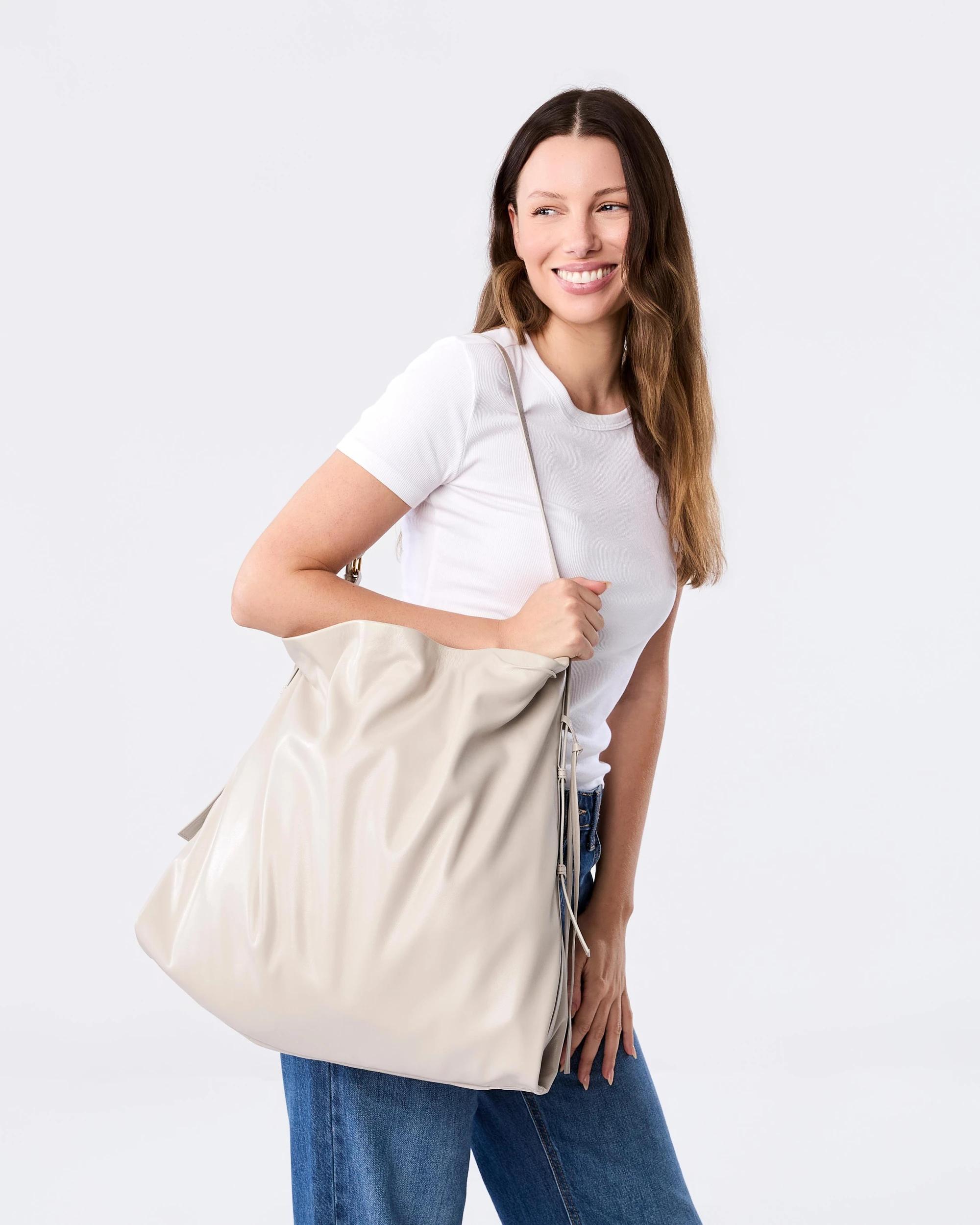 6 Slouchy Ruched Tote Bag Mist Taupe, 6 of 7
