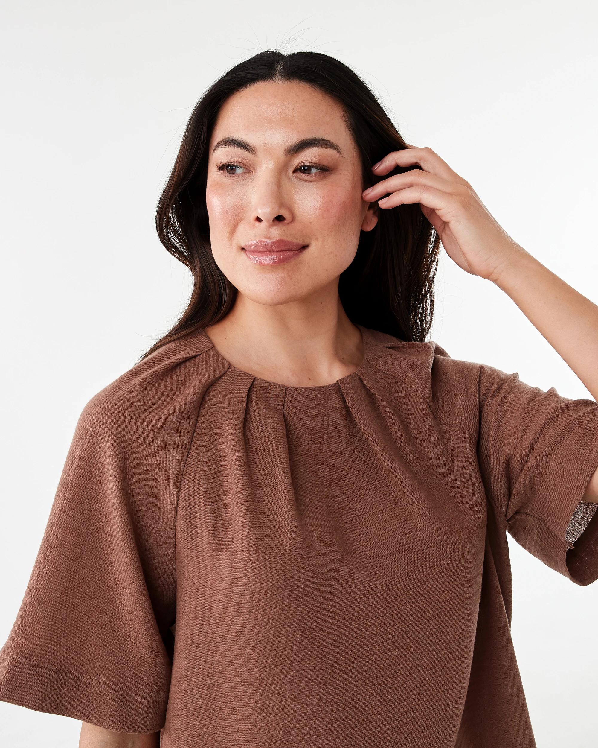 4 Short Sleeve Tuck Top Brn Clove, 4 of 7