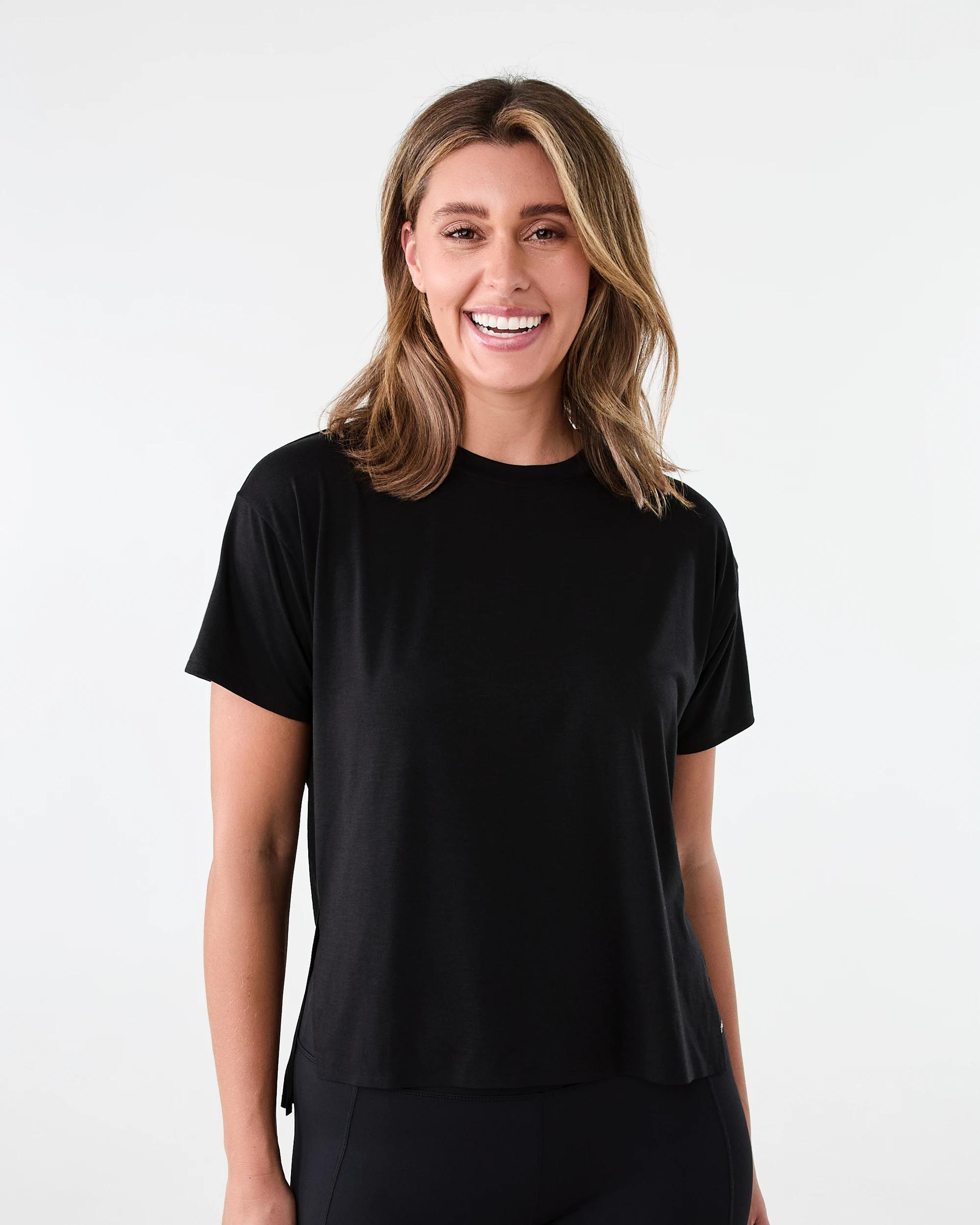 1 Active Womens Split Hem Yoga T-shirt Black, 1 of 6