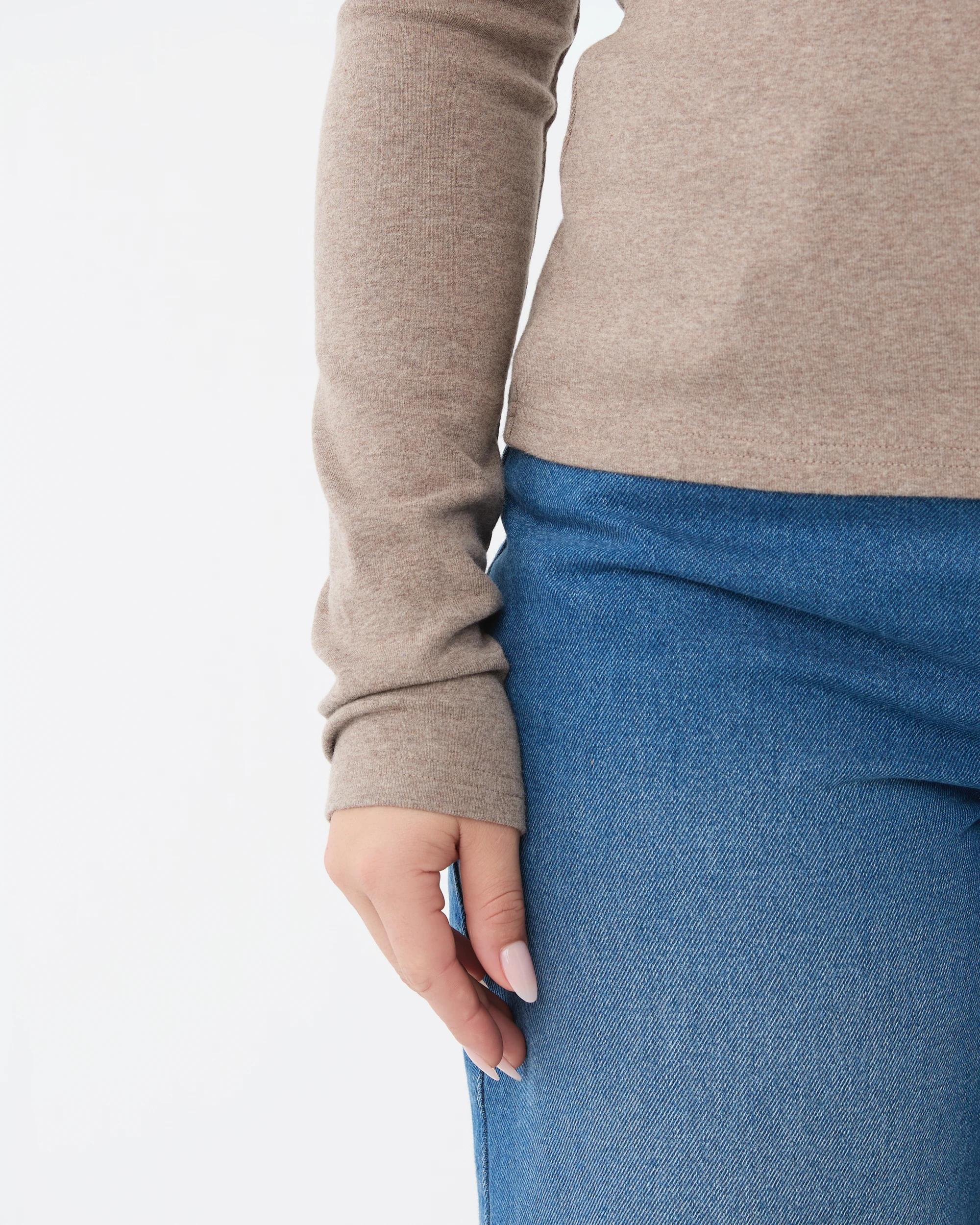 7 Long Sleeve Rib Scoop Neck T-shirt Taupe Mrl, 7 of 7