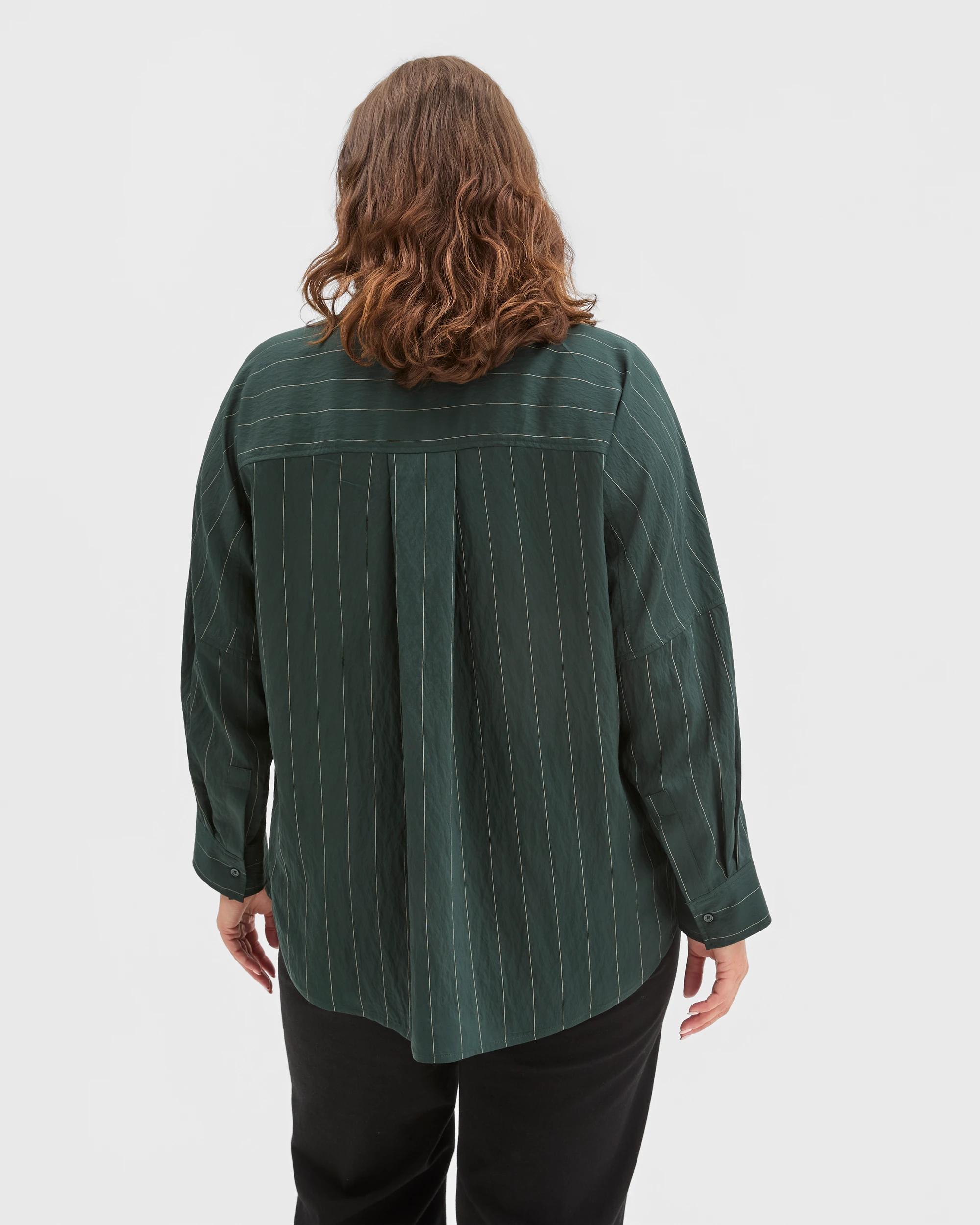 4 Target Curve Plus Size Relaxed 2-Way Shirt MIDNIGHT JADE, 4 of 6