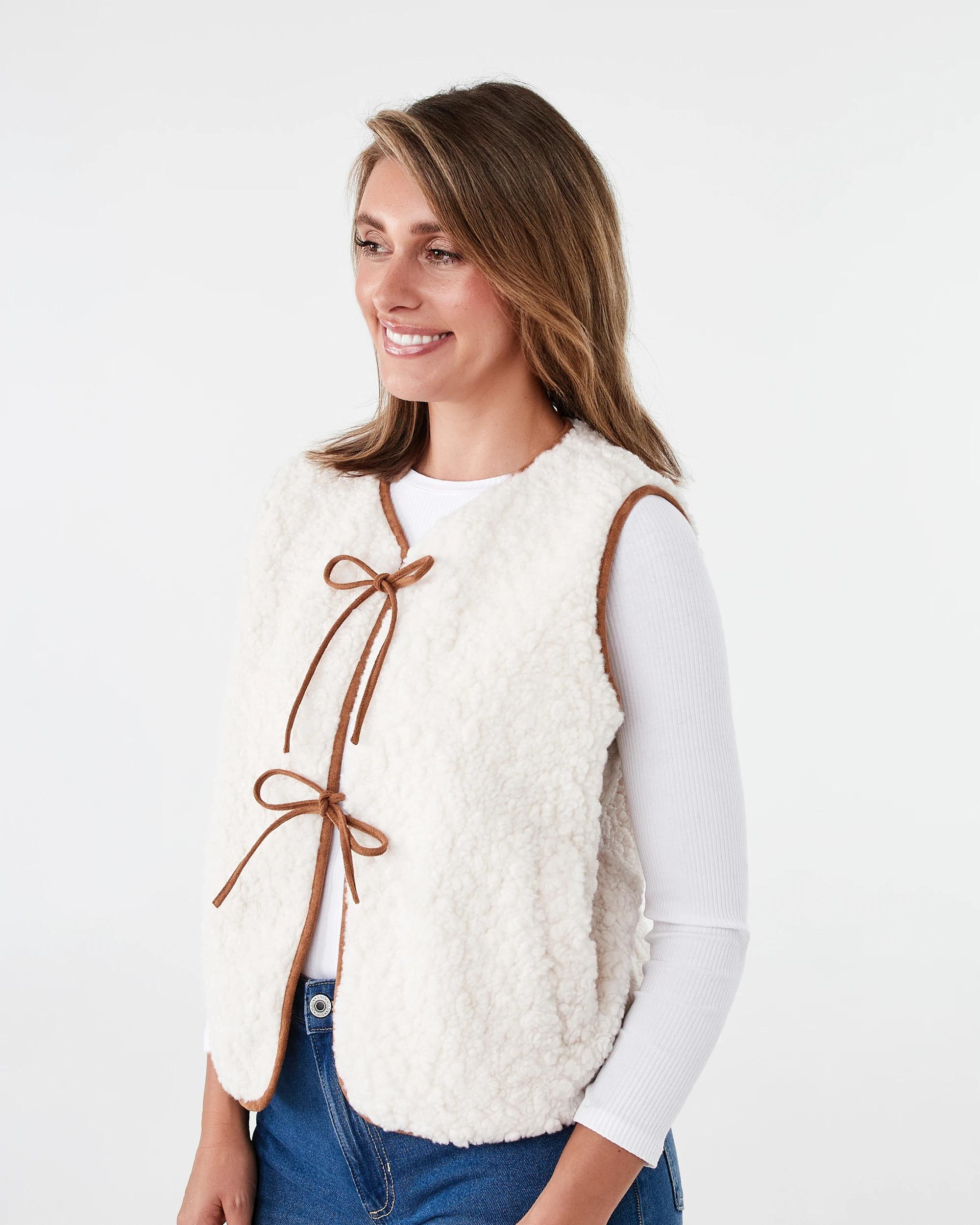 2 Sherpa Tie Front Vest Nat Beige, 2 of 7