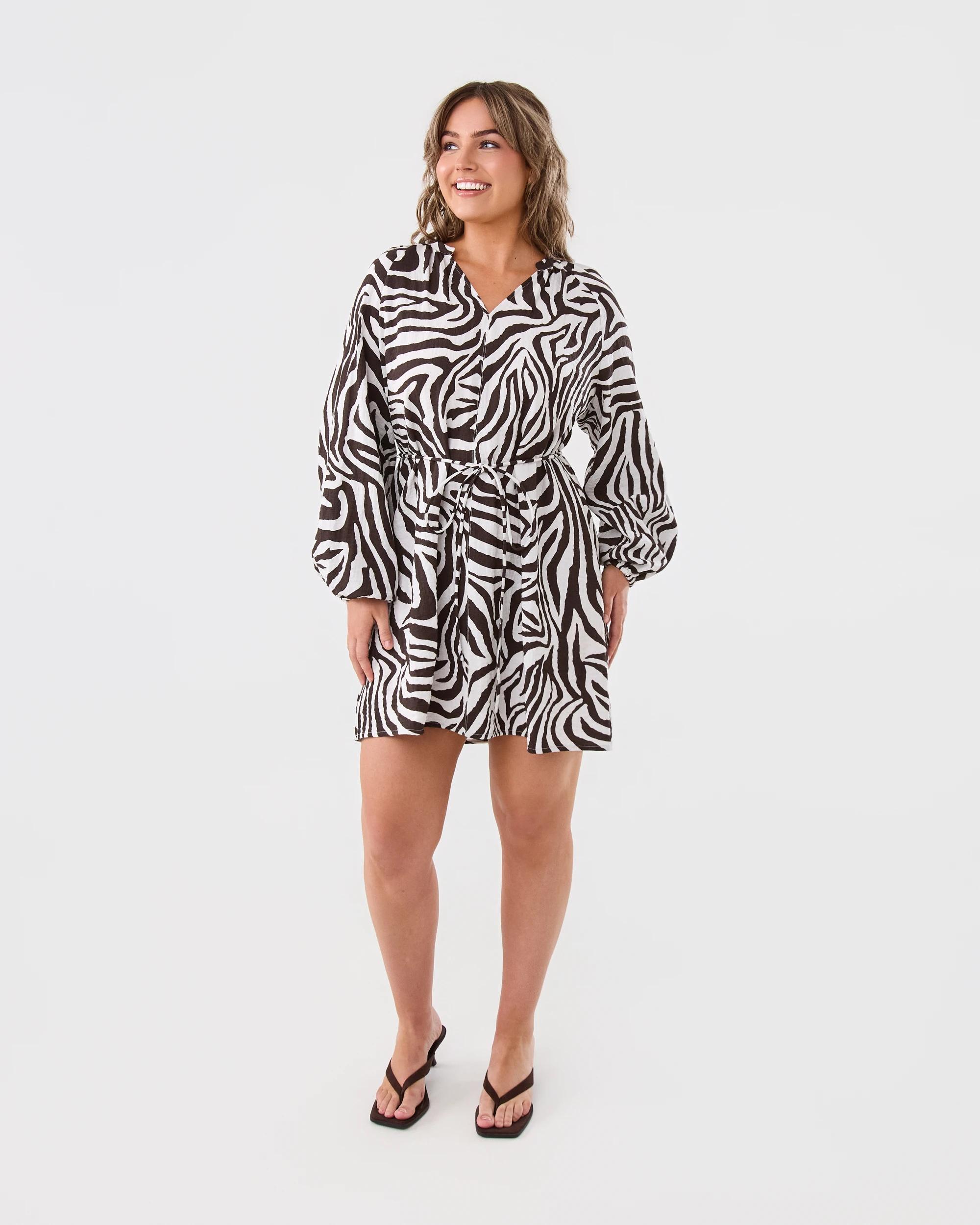 8 Long Sleeve Textured Tie Mini Dress Zebra, 8 of 8