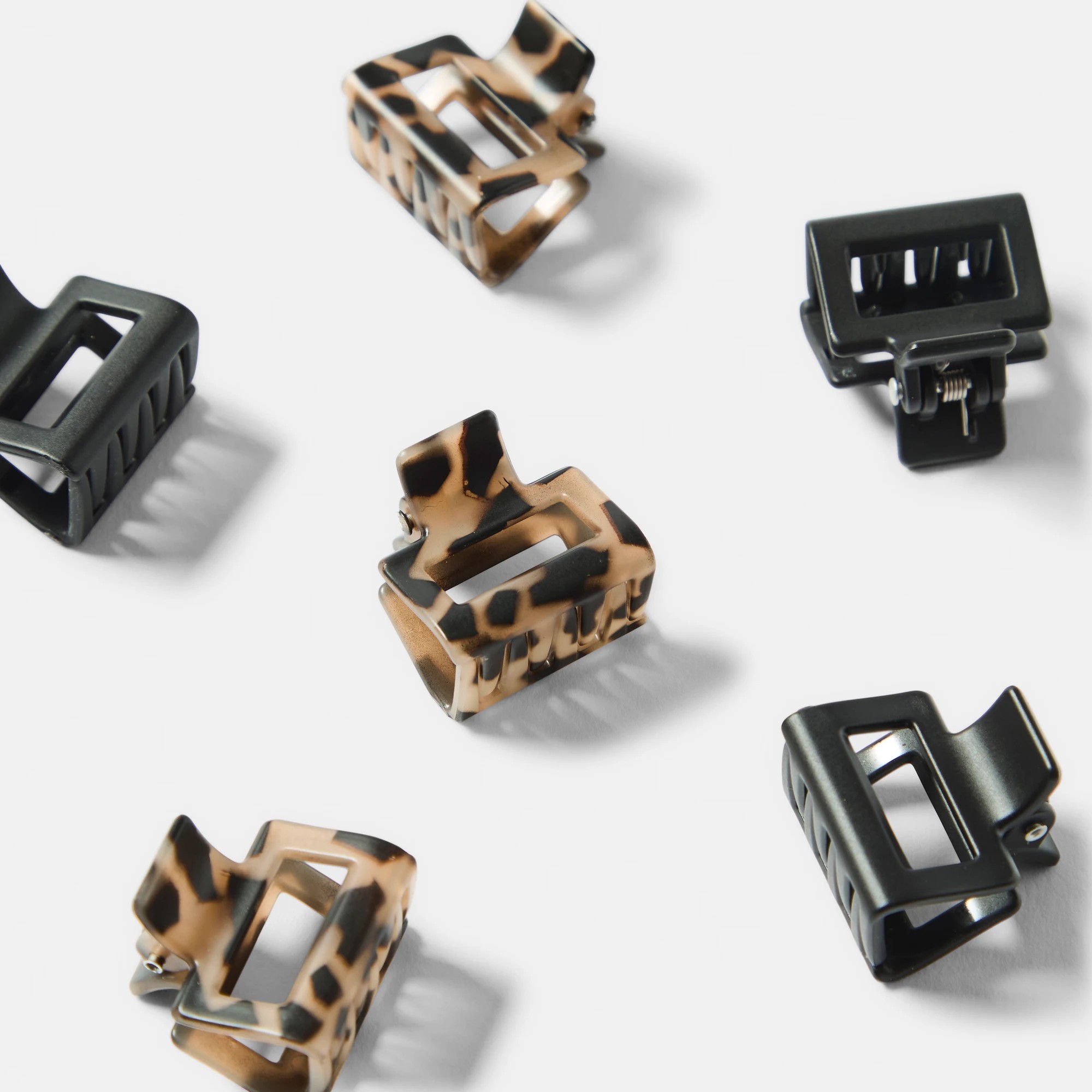 3 OXX Haircare 6 Pack Black and Tort Mini Rectangular Claw Hair Clips, 3 of 4