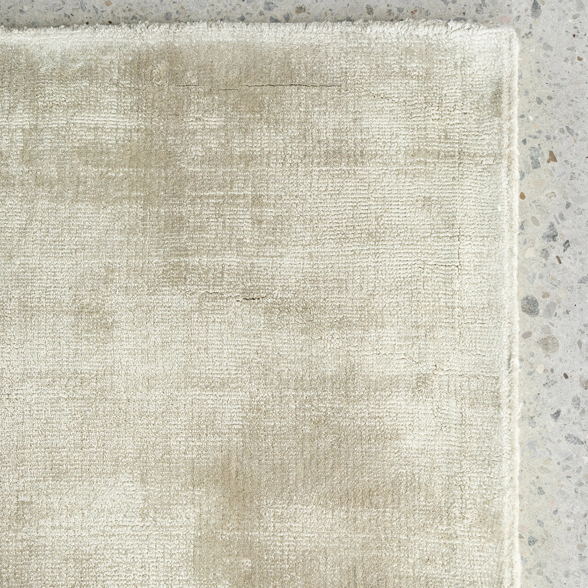 9 Common Ground Rugs Serene 45 225x155cm - Silver, 9 of 9