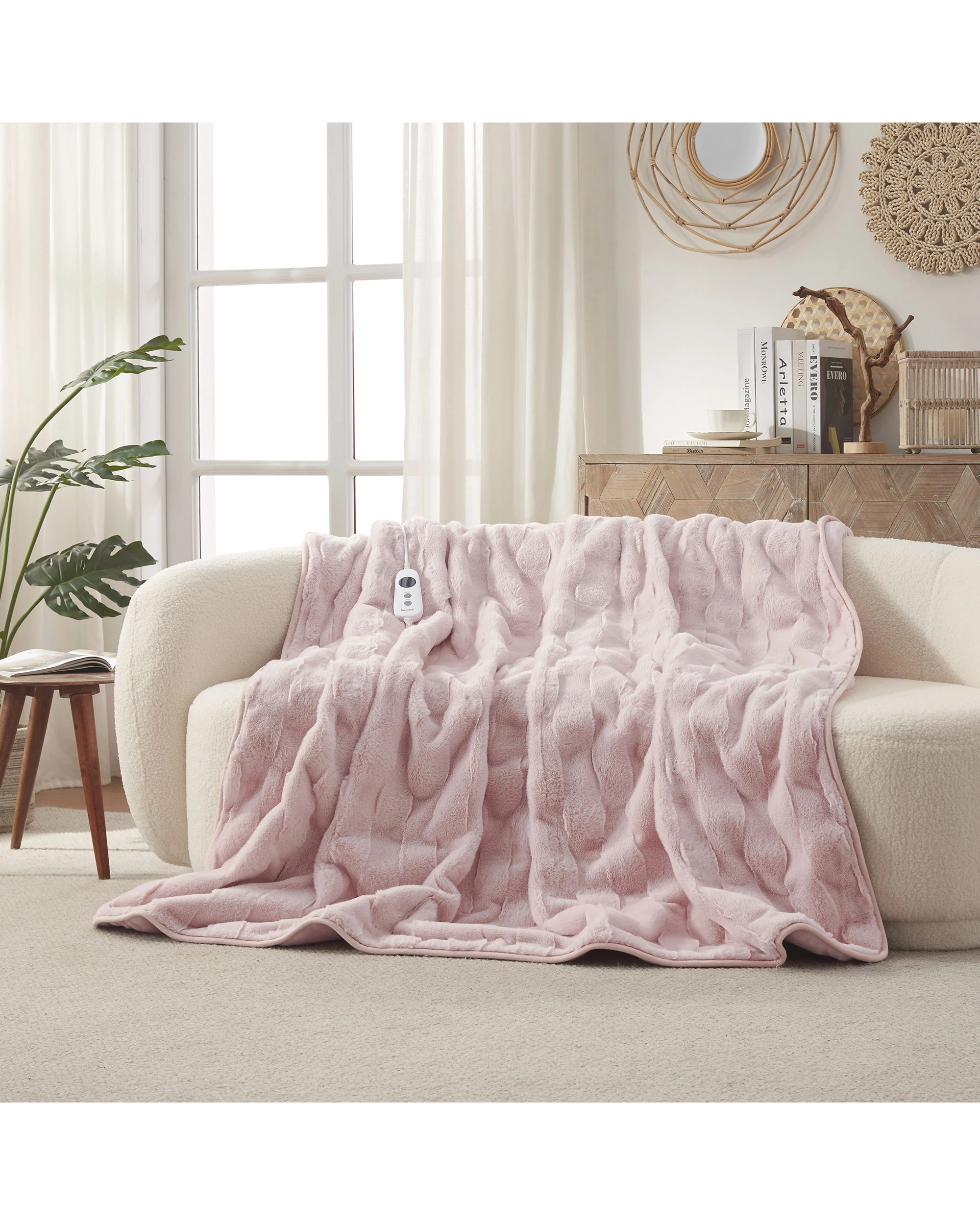 1 Dreamaker Basketweave Faux Fur Heated Throw 180x200cm - Blush Pink, 1 of 10