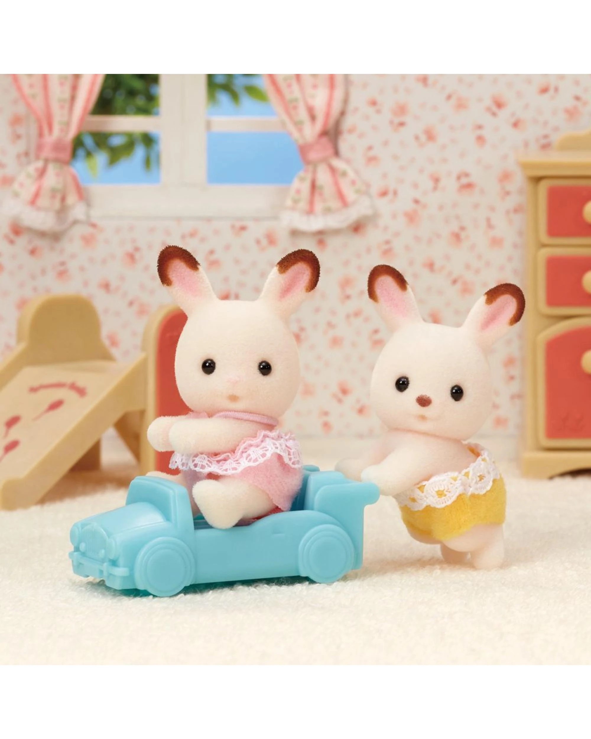 3 Sylvanian Families Chocolate Rabbit Twins, 3 of 3