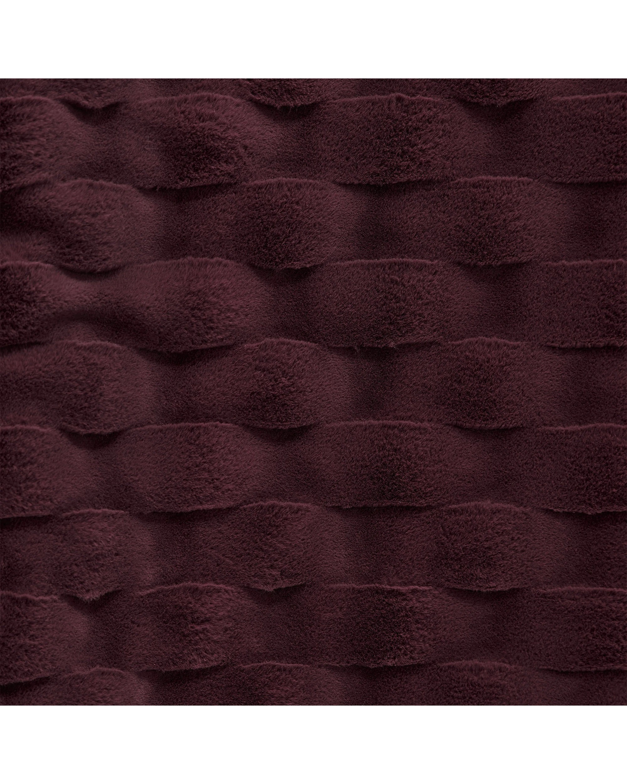 3 Dreamaker Basketweave Faux Fur Heated Throw 130x160cm - Cherry, 3 of 10