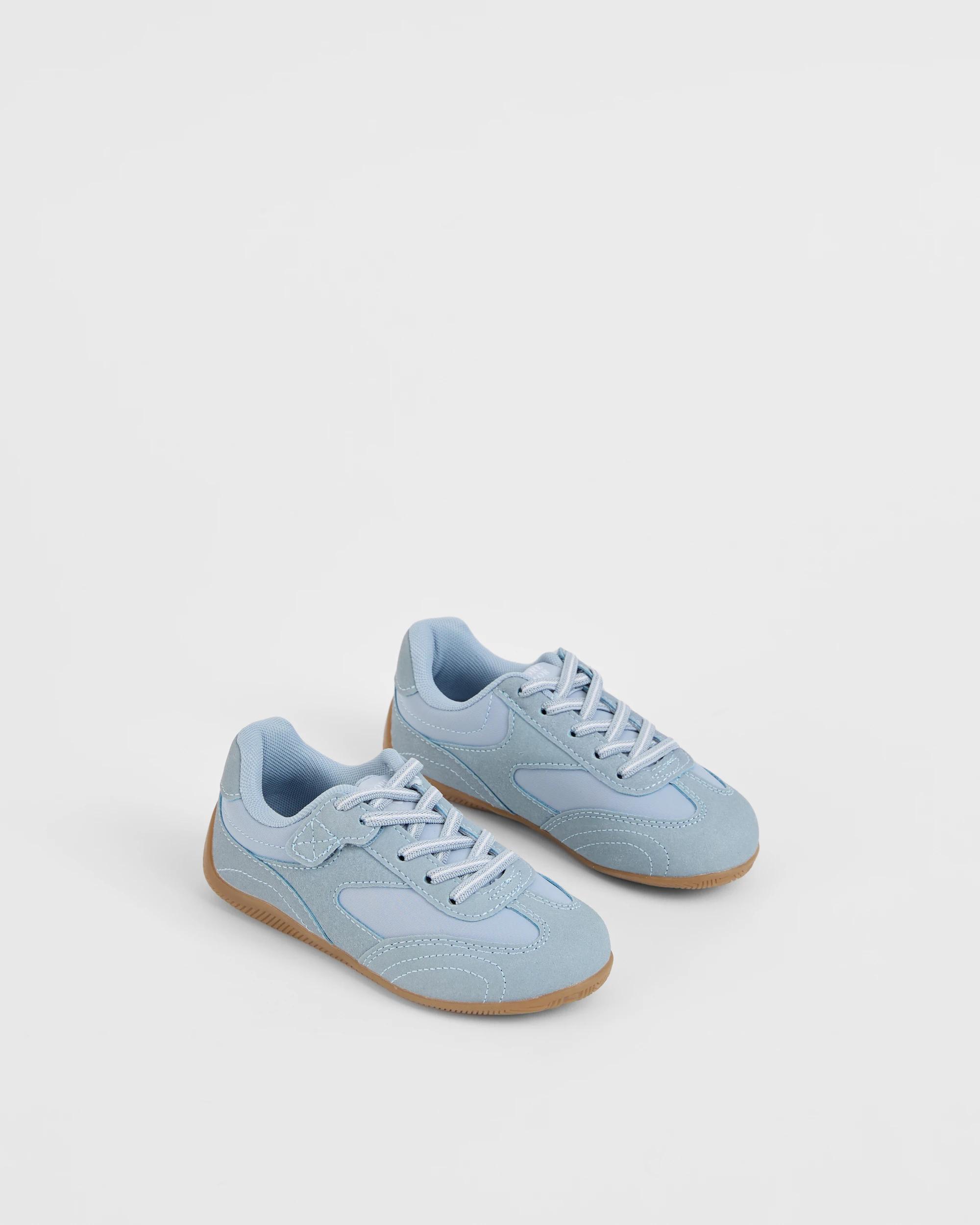 2 Target Kids Low Profile Retro Sneaker BLUE, 2 of 3