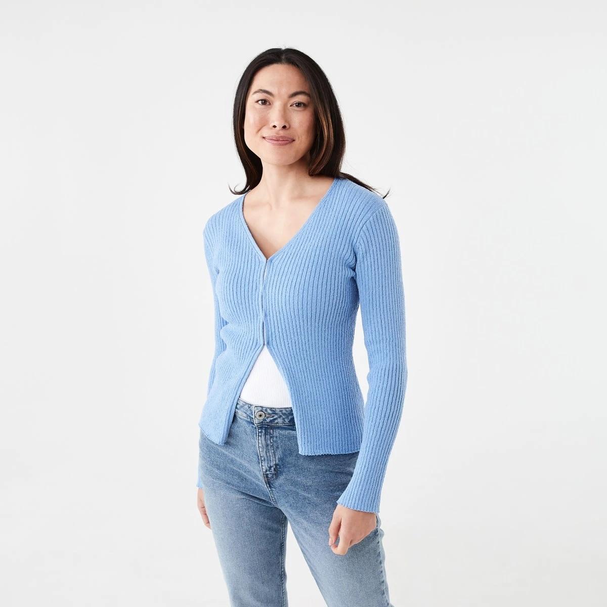 1 Textured V-Neck Top Cornflower, 1 of 6