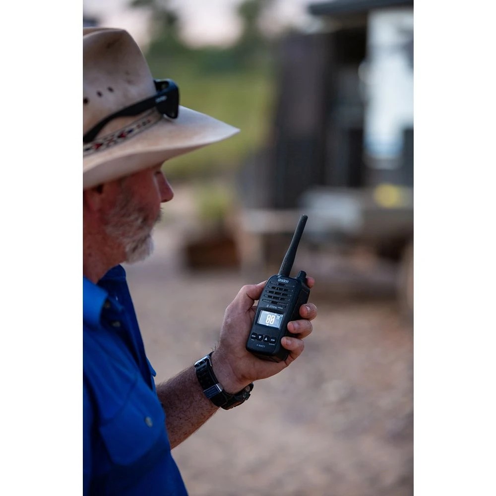 3 Uniden 5W Waterproof Smart UHF Radio XTRAK50 Pro Black, 3 of 5