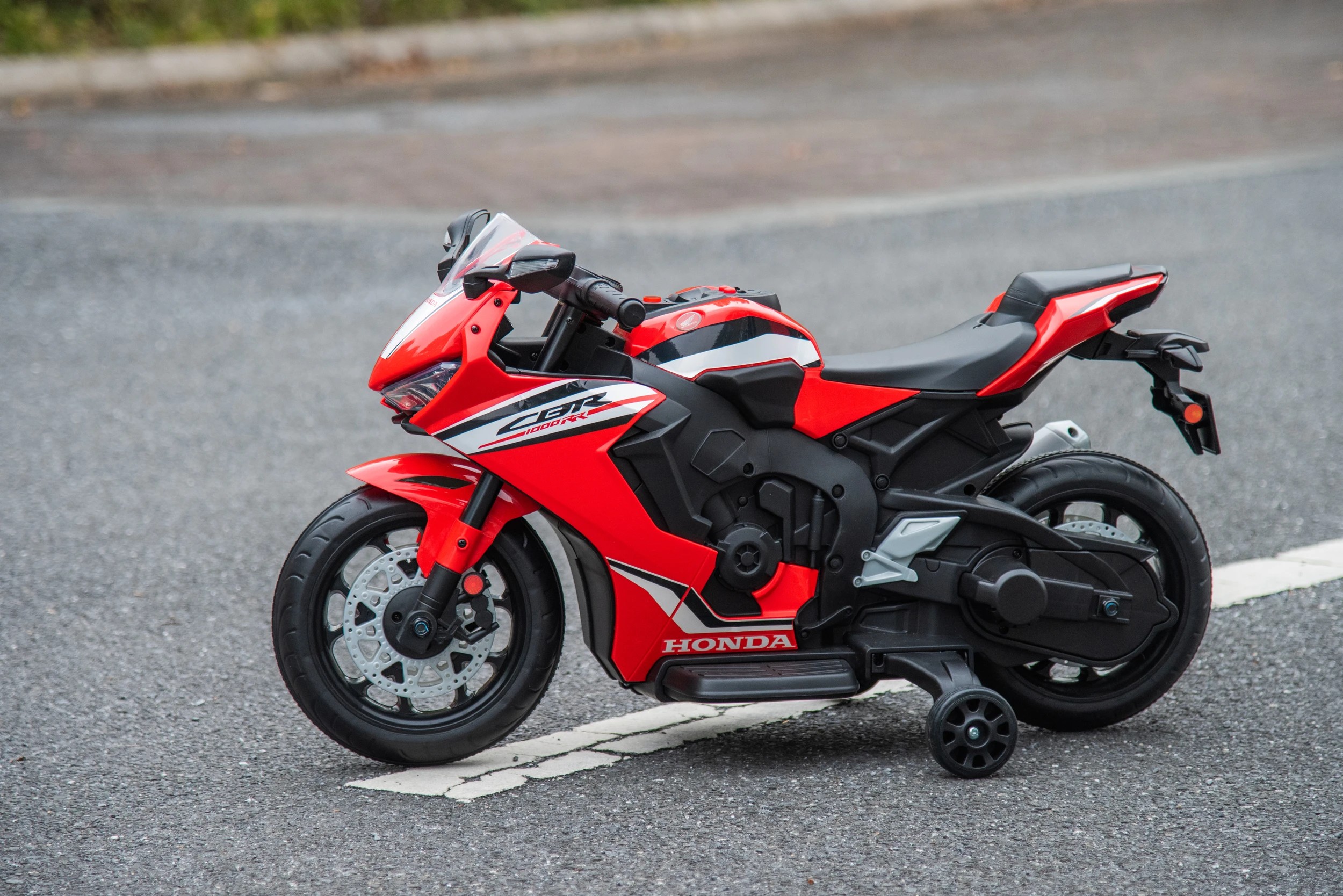 9 Honda Motorbike CBR 1000 12V Ride On - Red, 9 of 10