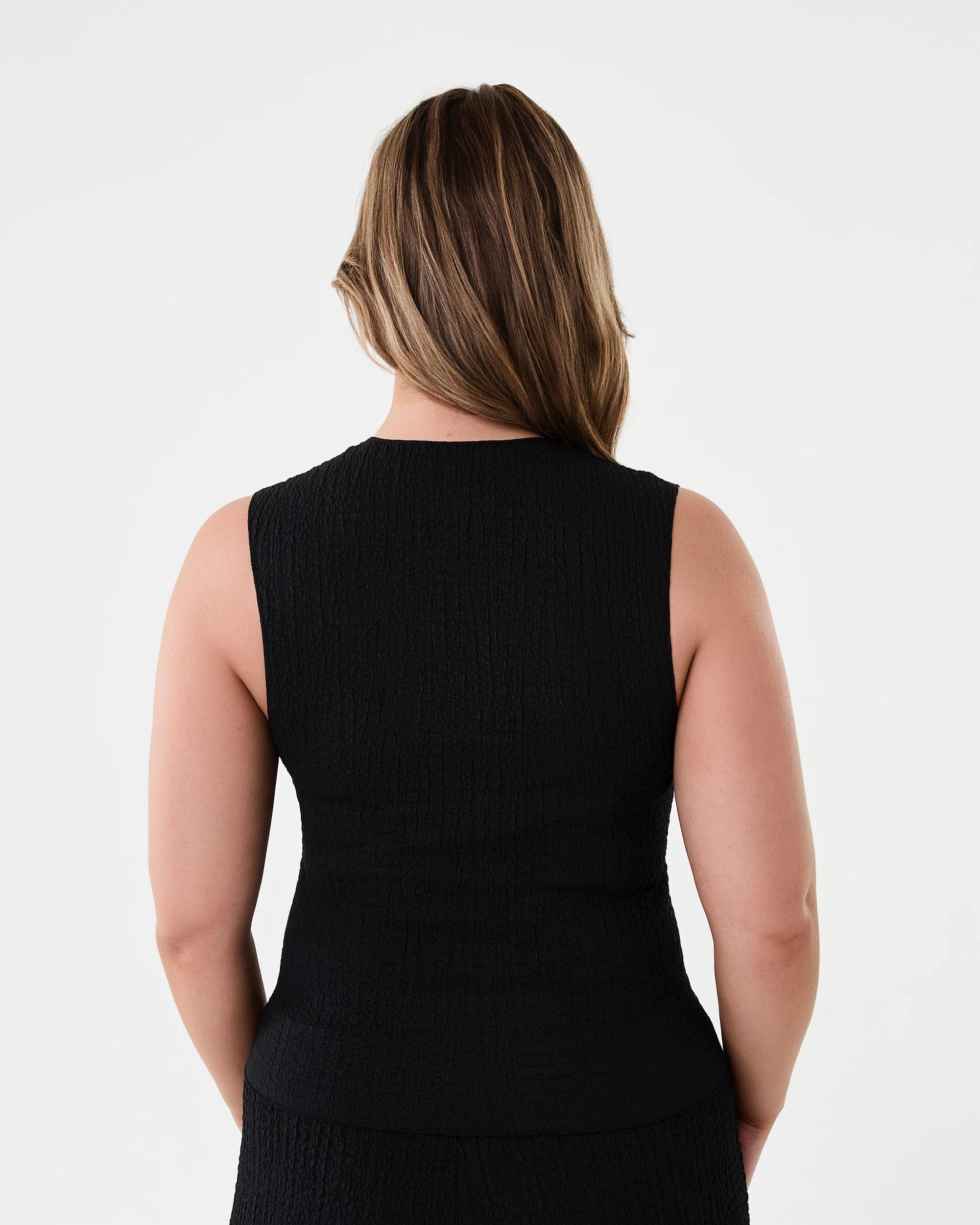 3 Sleeveless Textured Scoop Tank Black, 3 of 7