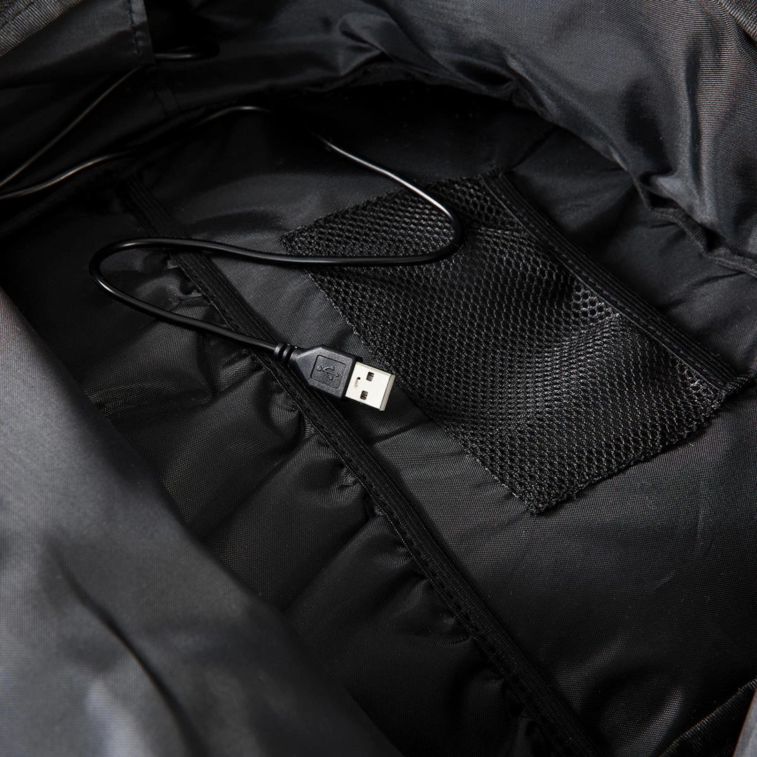 9 20L Commuter Backpack - Black, 9 of 10