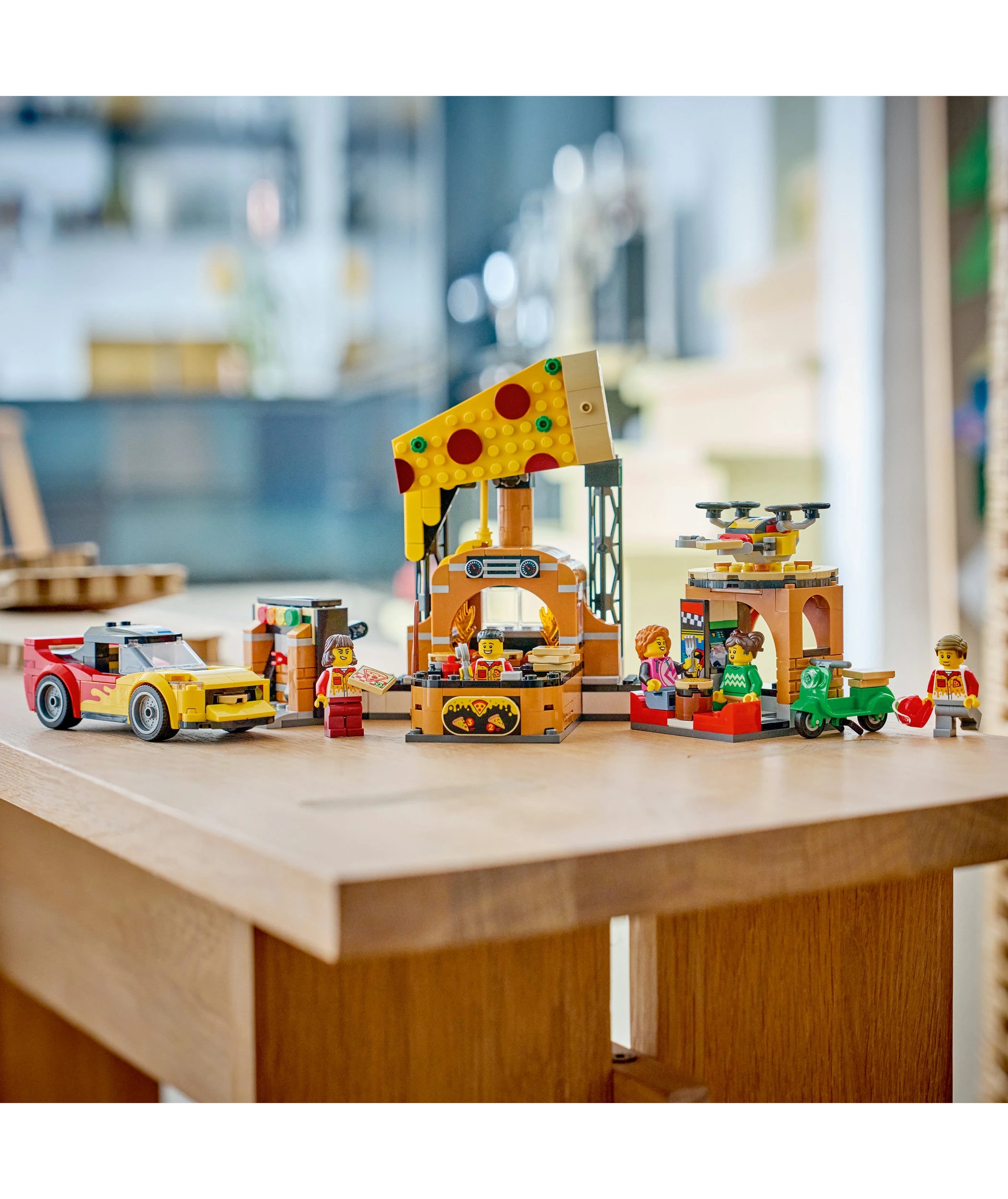 8 LEGO City Pizza Delivery Experience with Vehicles 60496, 8 of 9
