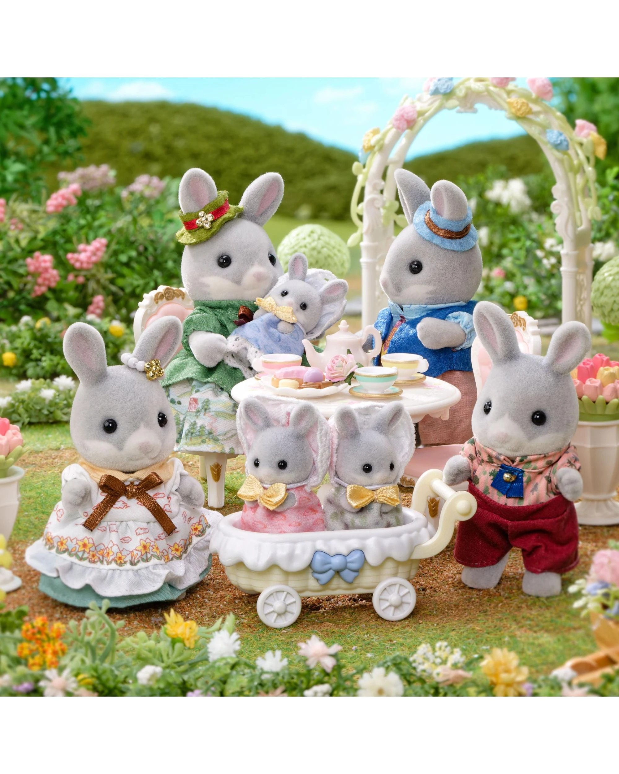 4 Sylvanian Families Cottontail Rabbit Family Celebration Set, 4 of 9