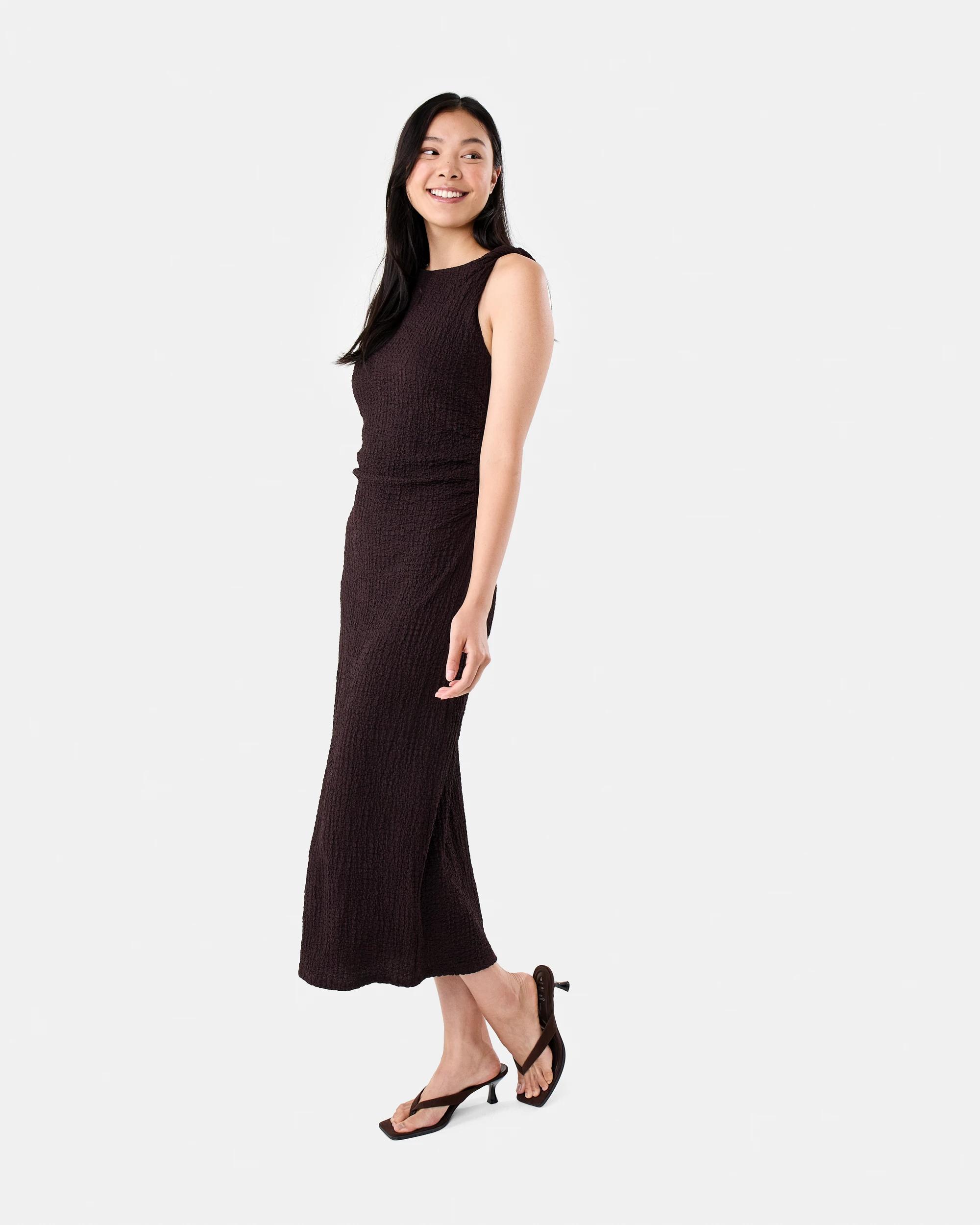 2 Sleeveless Textured Twist Midi Dress Choc Plum, 2 of 8