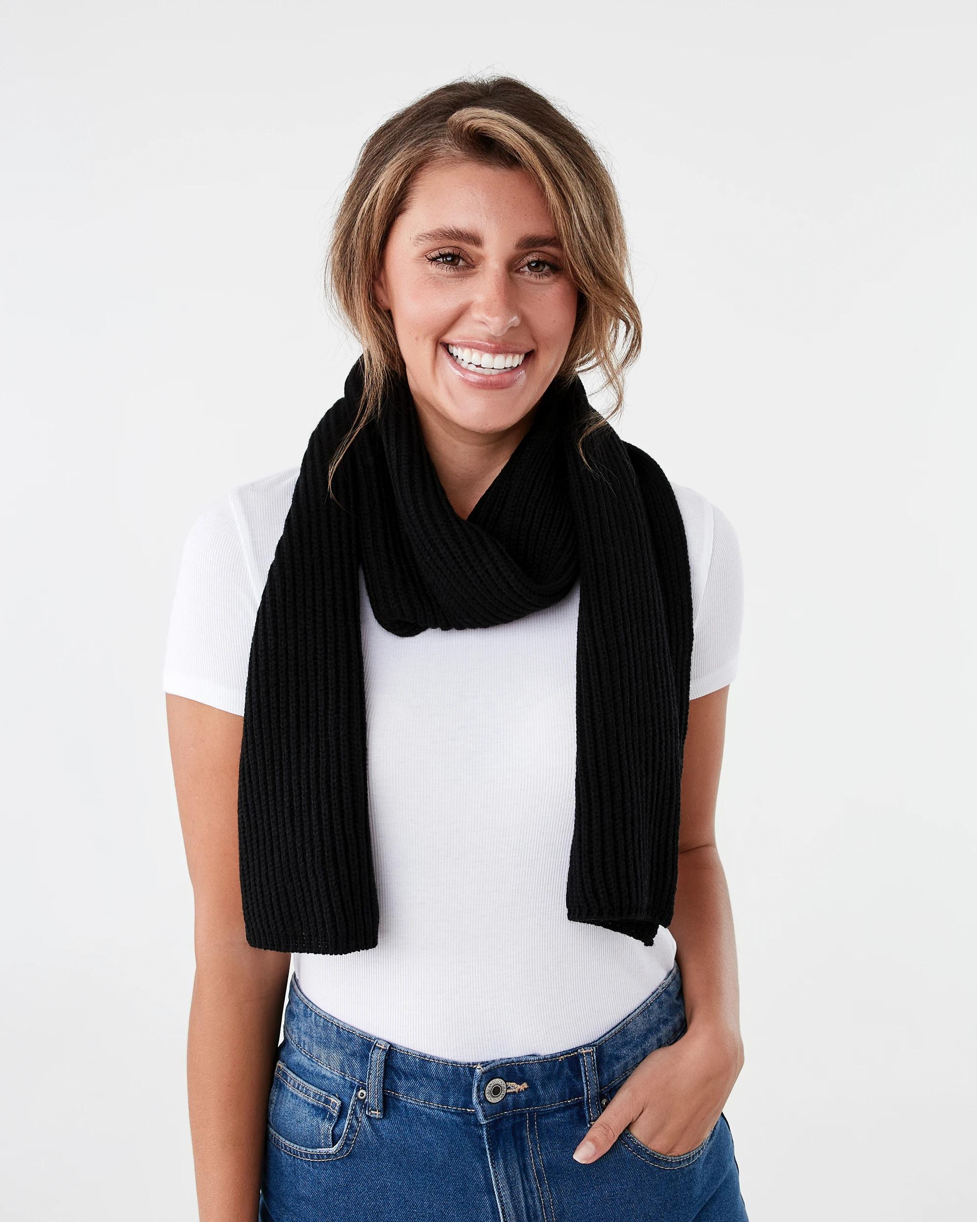3 Rib Scarf Black, 3 of 3