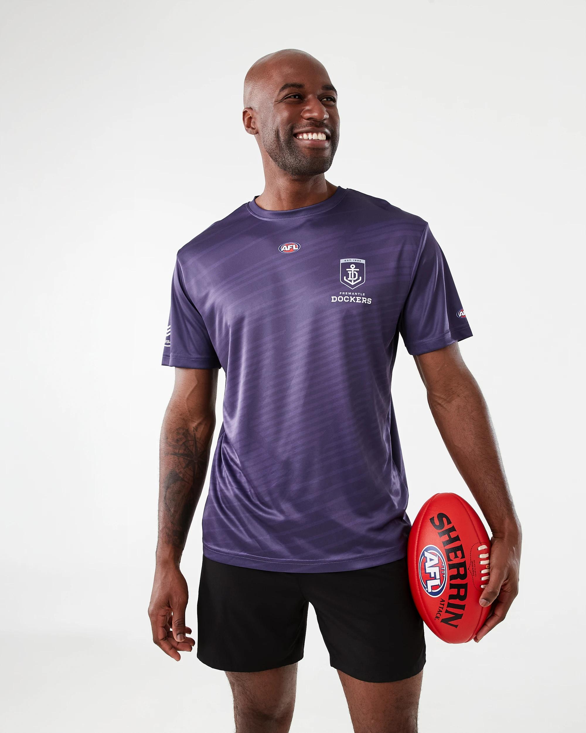 9 Official AFL Adult Training T-shirt Fremantle, 9 of 9