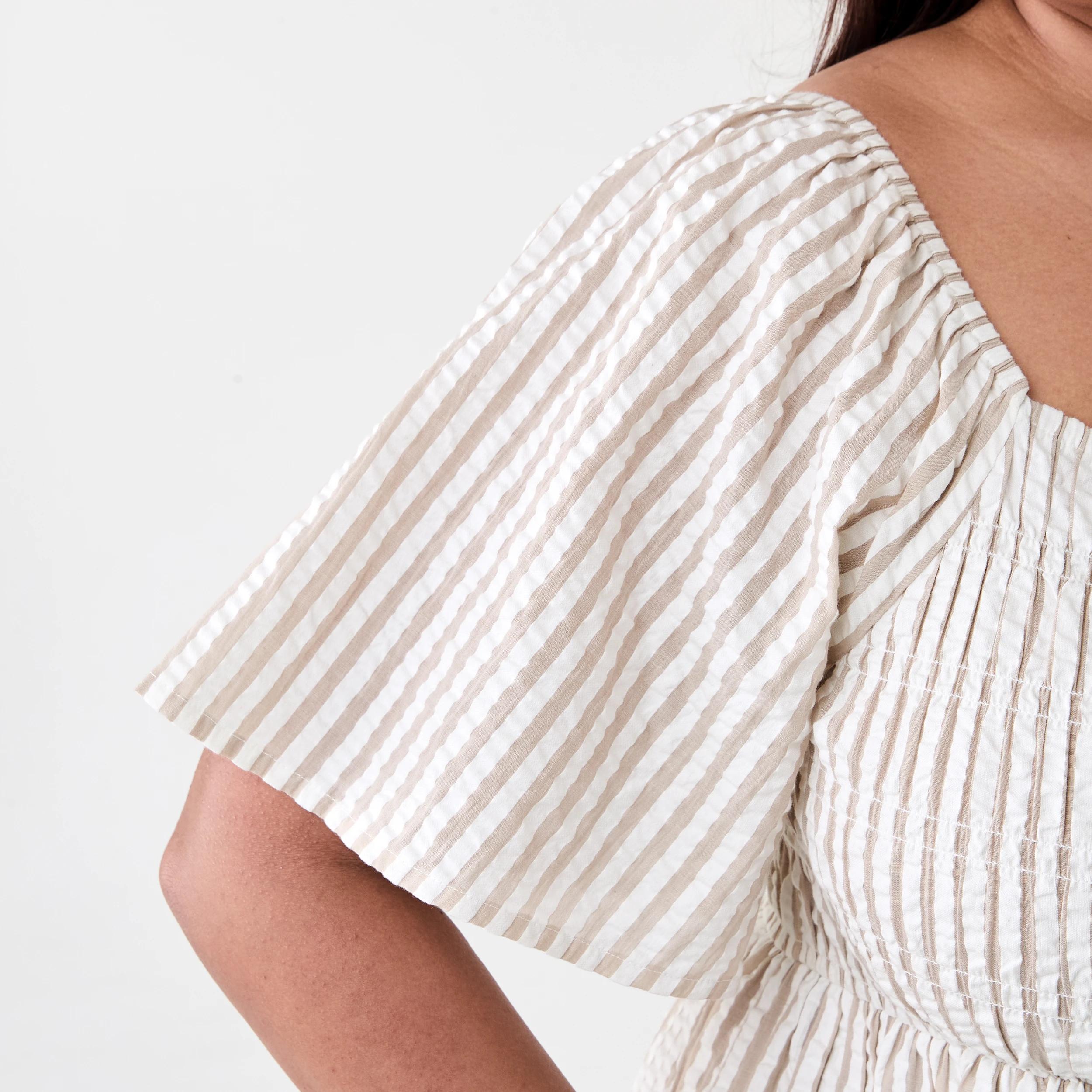 6 Curve Shirred Maxi Dress Neu Stripe, 6 of 7