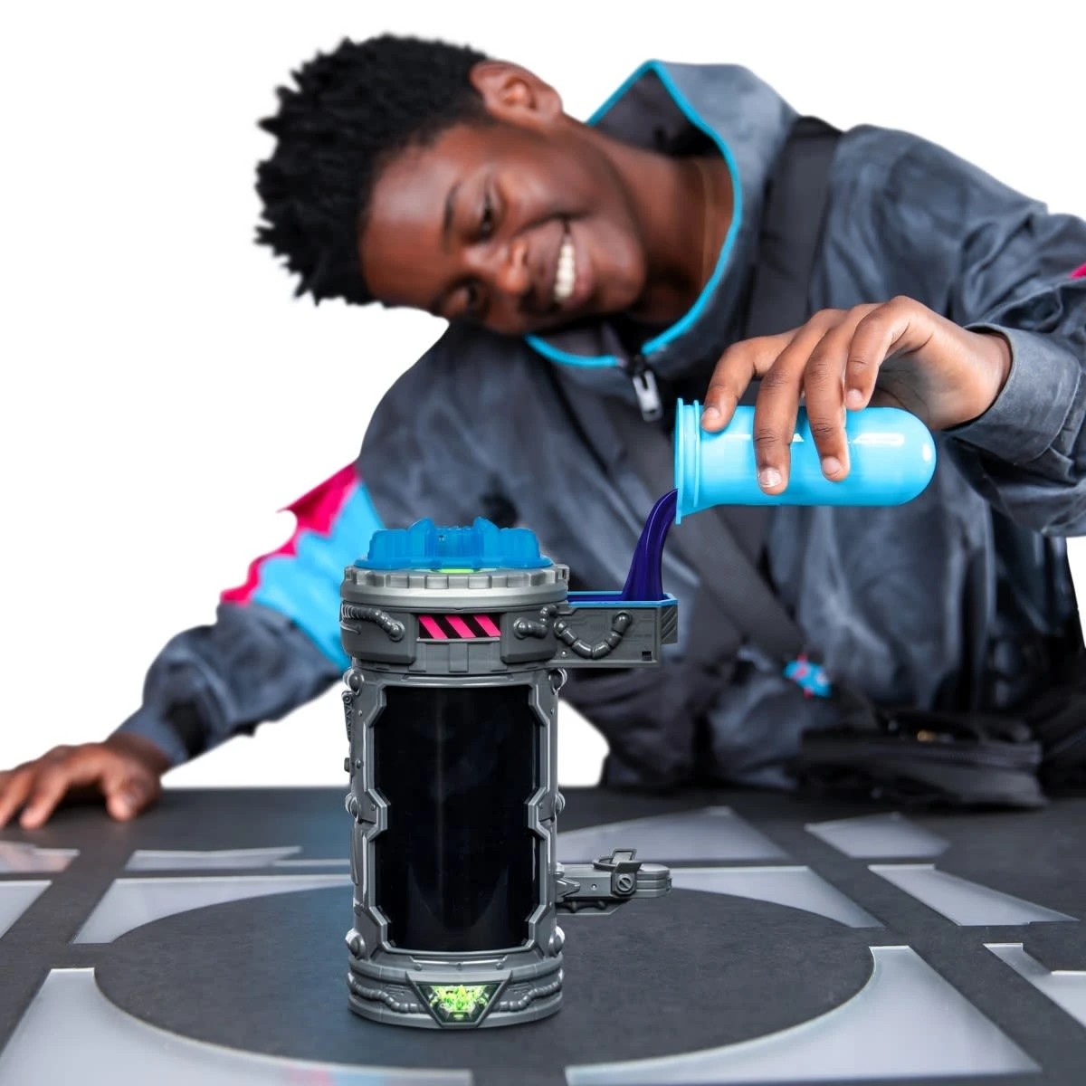 8 MrBeast Lab Mutation Chamber, Experiment to Create Your Beast Release the Stealth Panther, 8 of 11