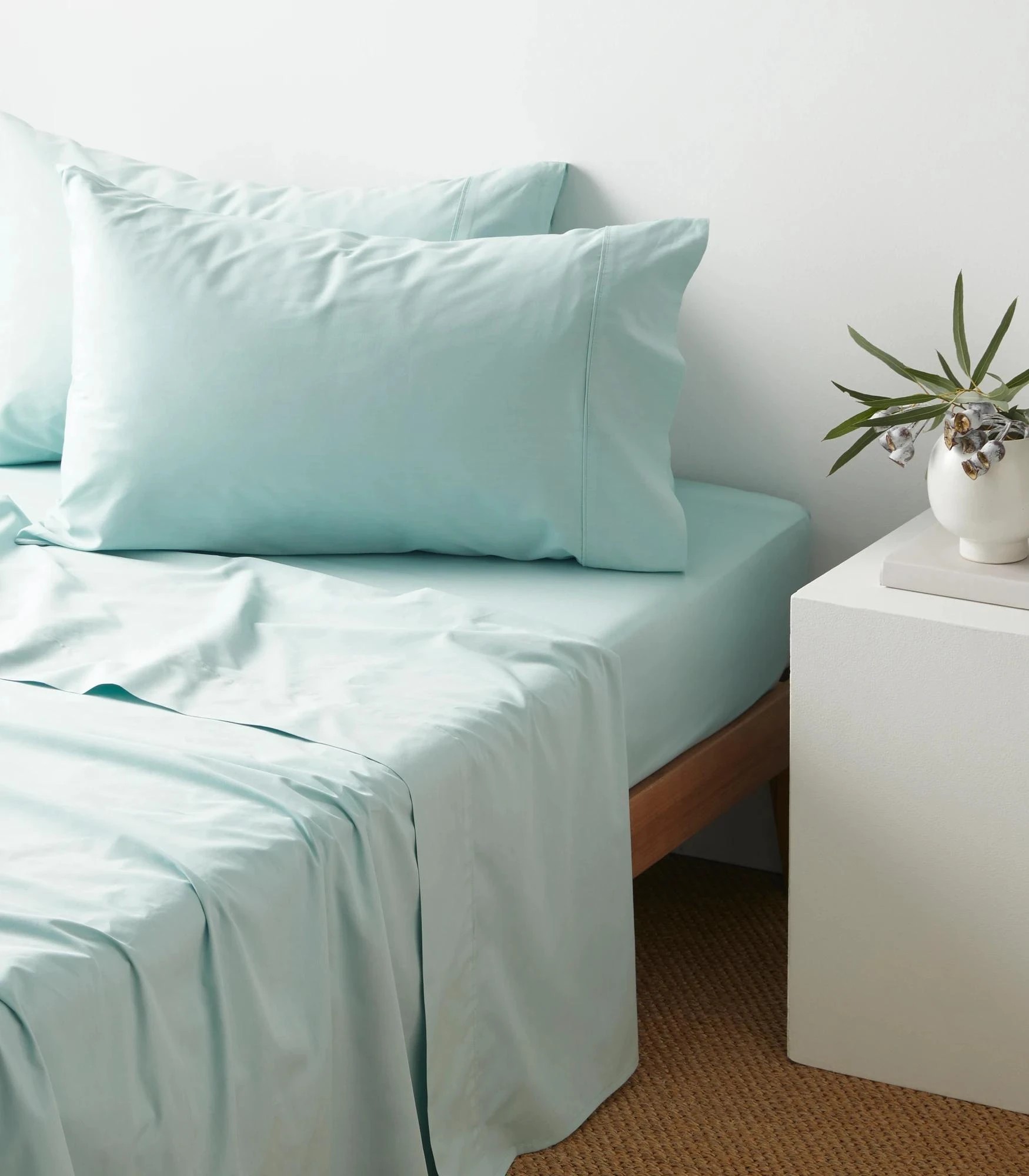 1 Target Australian Cotton 250 Thread Count Fitted Sheet - Queen Bed - Green, 1 of 2