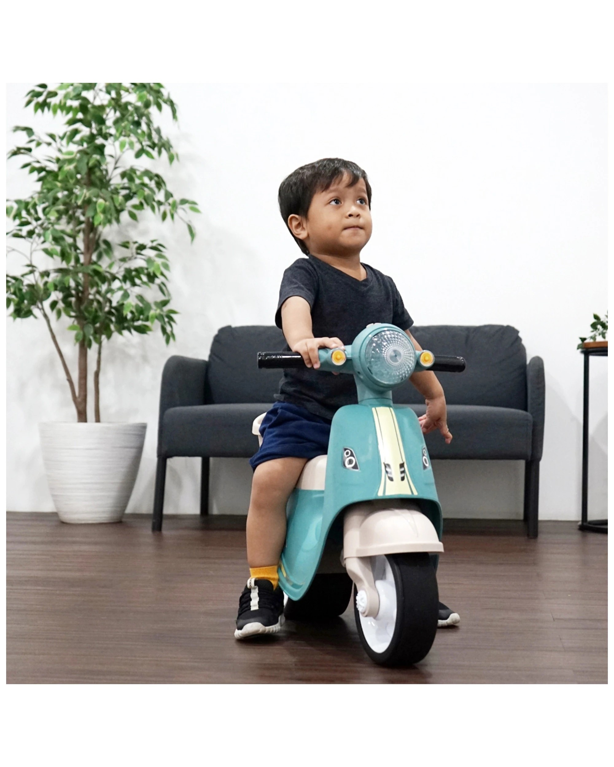 4 VOLTA Foot To Floor Balance Medium Size Push Scooter Music And Light 3 Years
 - green, 4 of 4