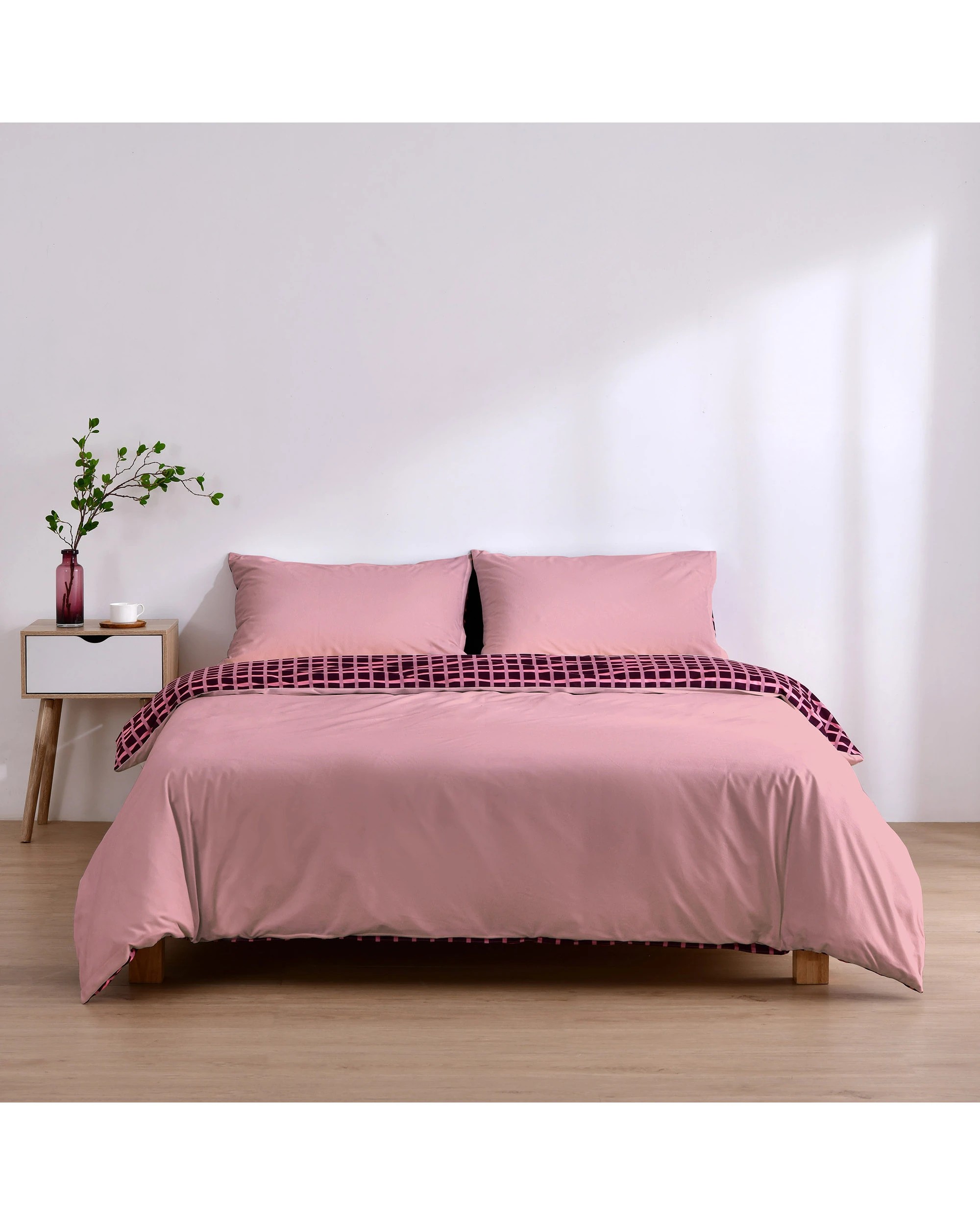 2 Dreamaker Micro Flannel Reversible Grid Quilt Cover Set - King Single Bed - Cherry, 2 of 9