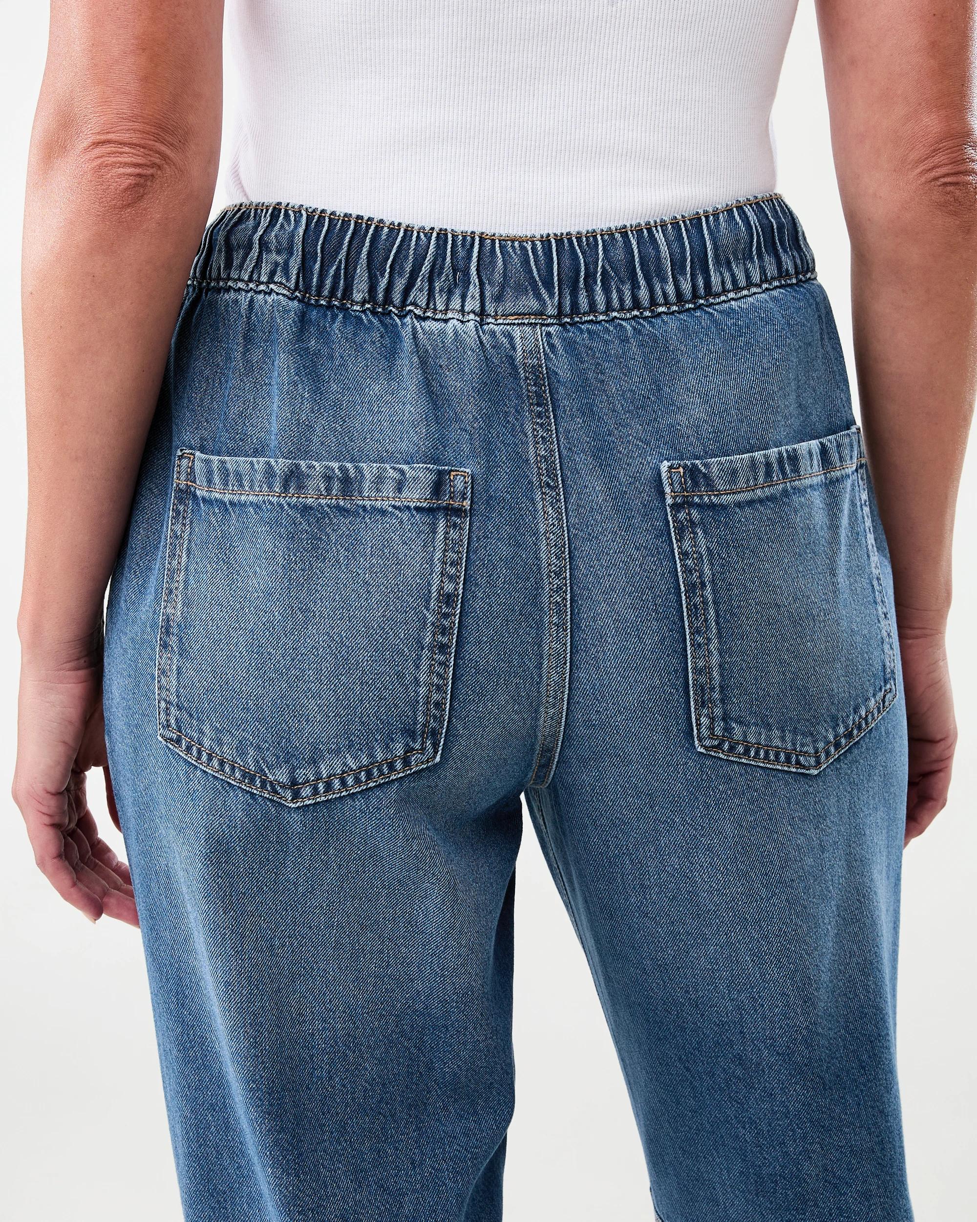 7 Relaxed Barrel Jeans Dark Wash, 7 of 8