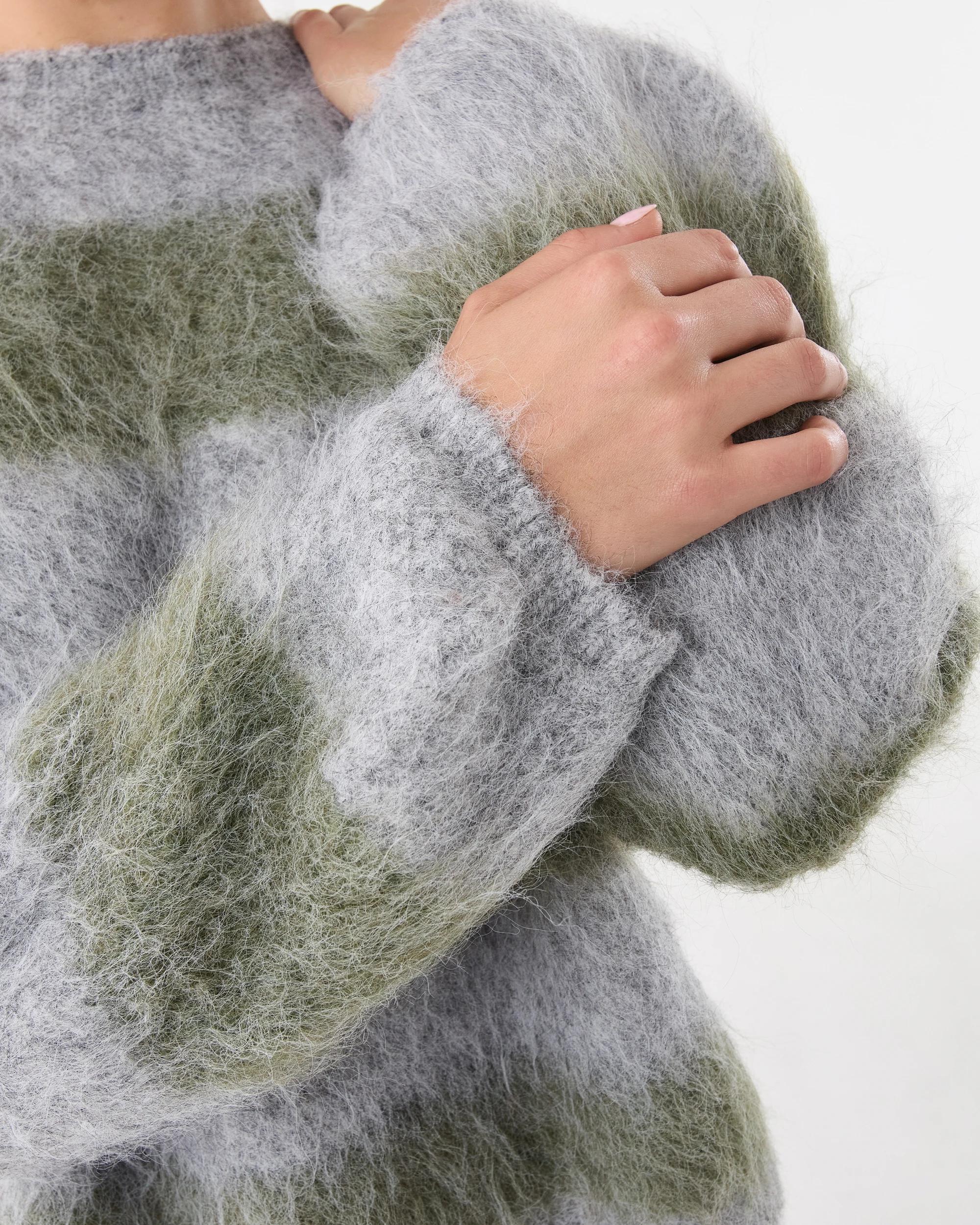 8 Fluffy Knit Jumper Grn Stripe, 8 of 8