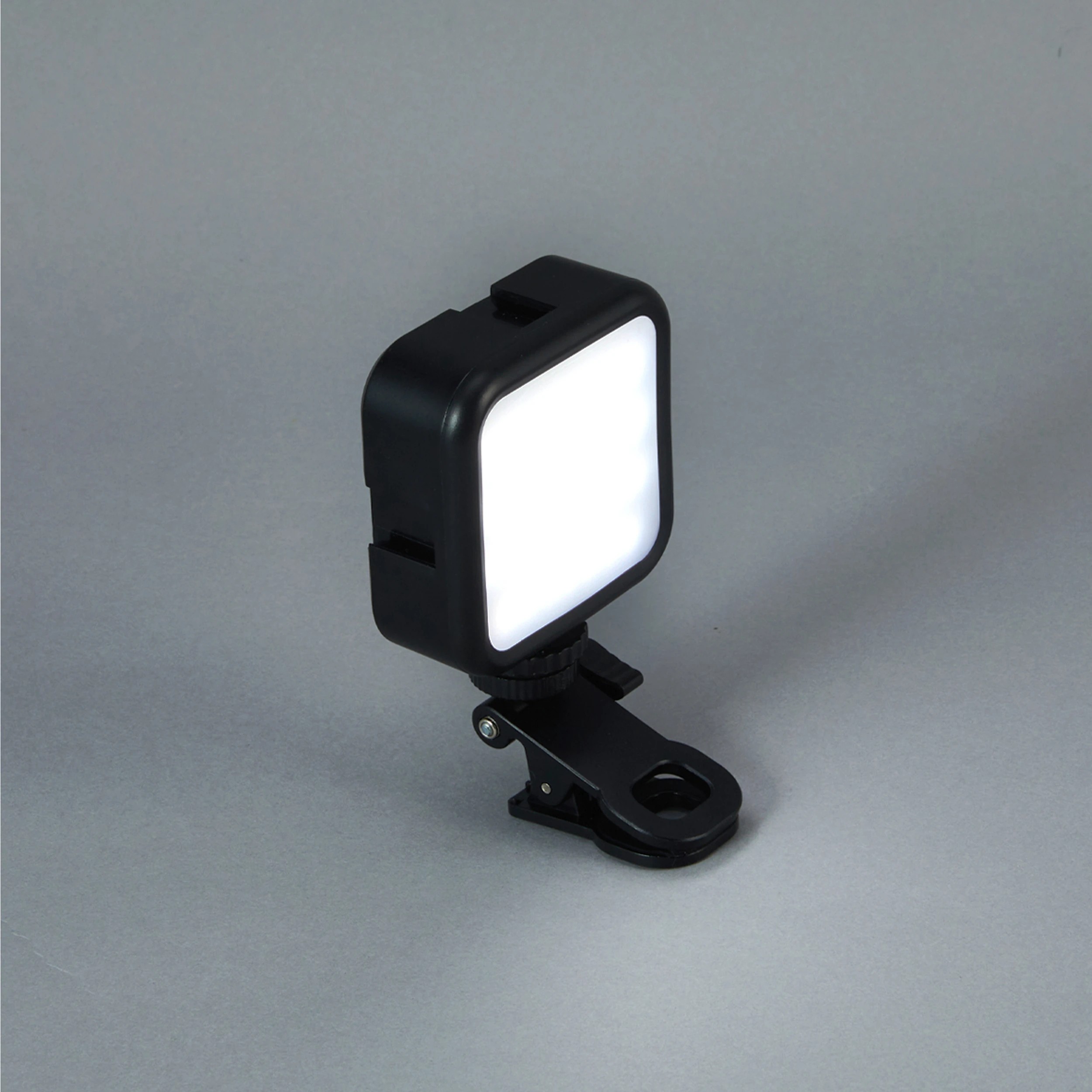 1 Clip-On Streaming Light, 1 of 10