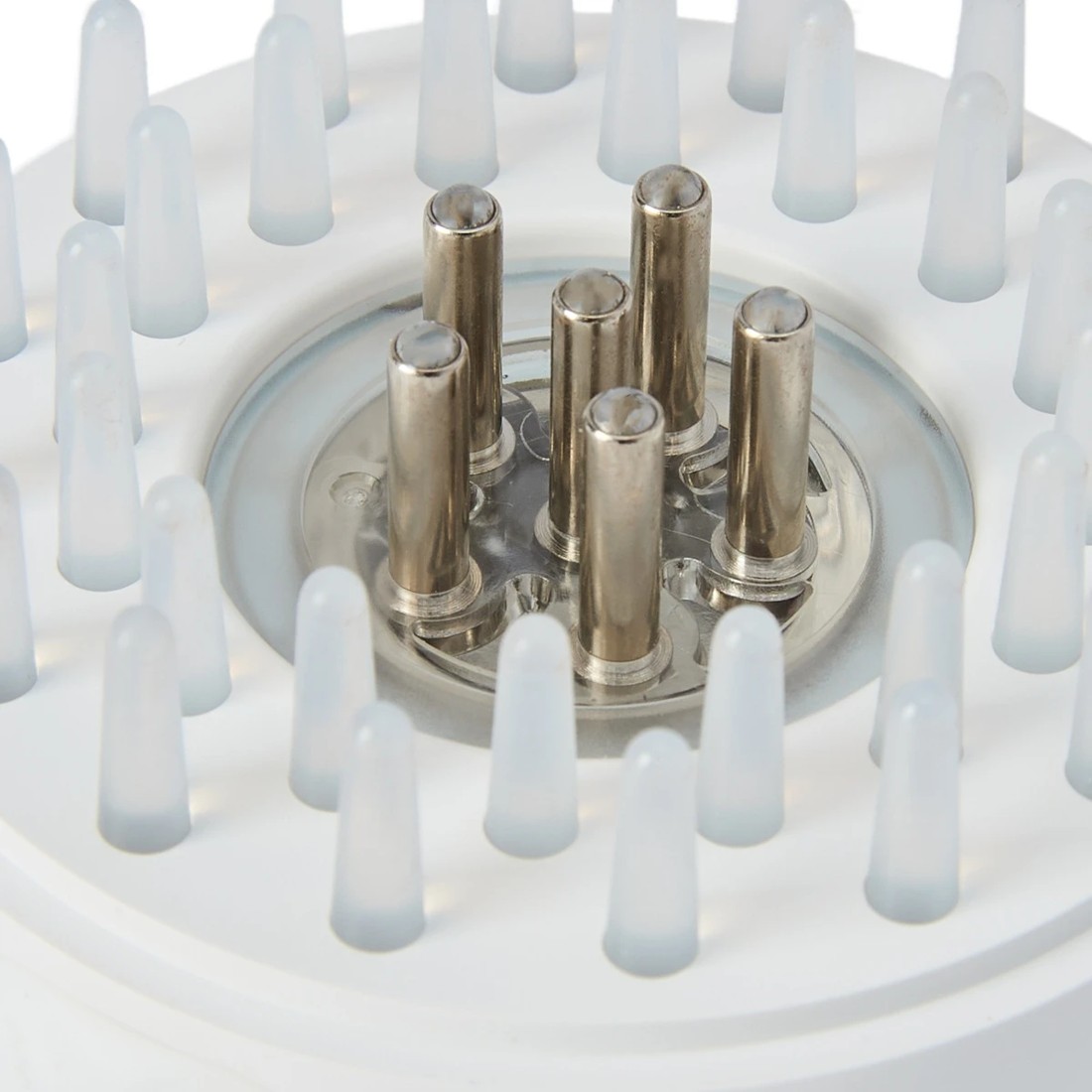 10 OXX LED Scalp Brush - White, 10 of 10