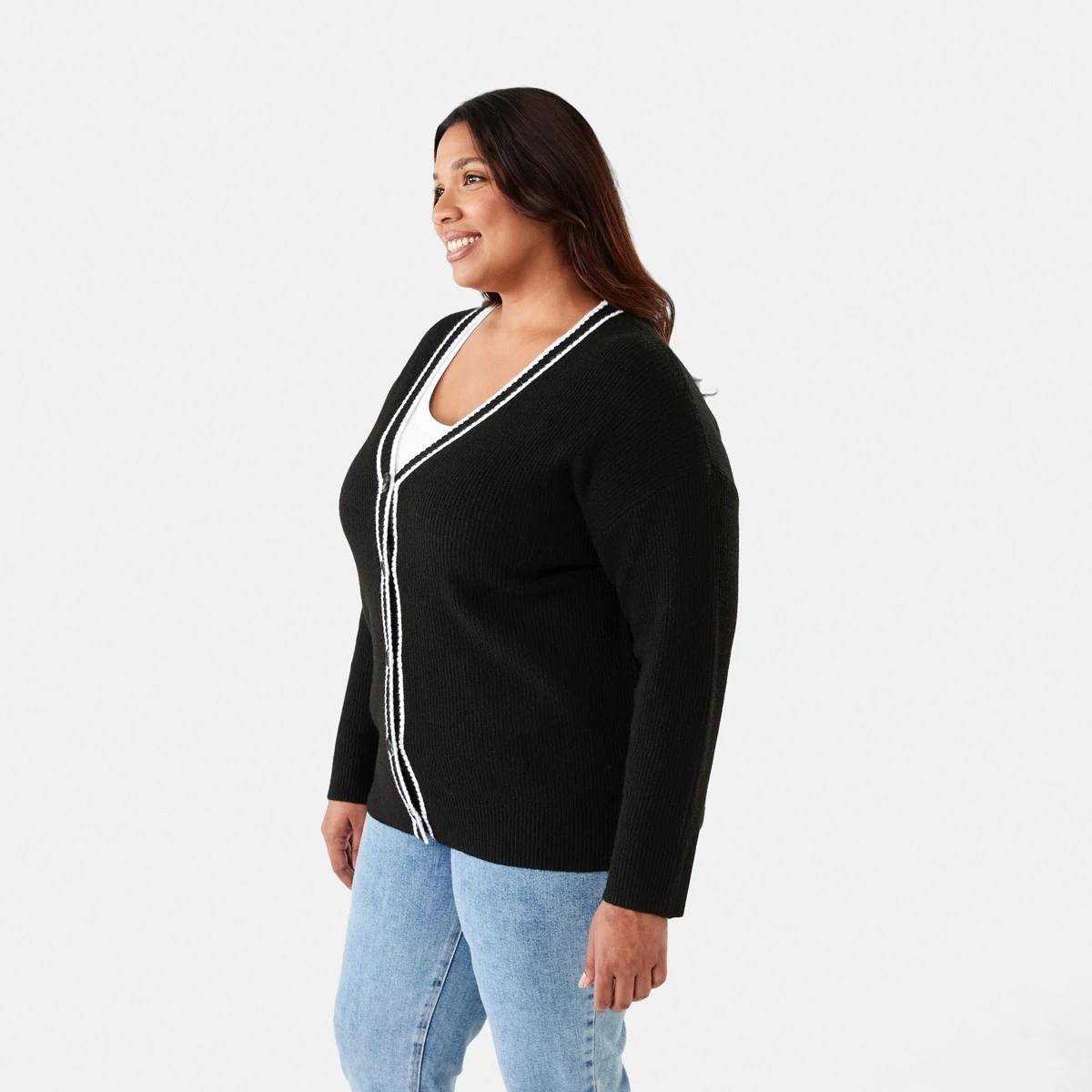 3 Curve Button Cardigan Black, 3 of 7