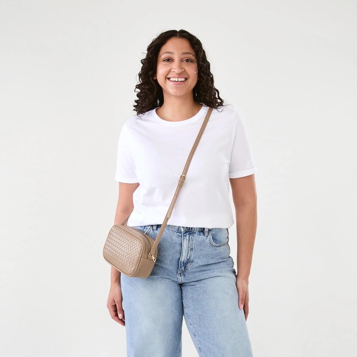 6 Woven Crossbody Bag HAZELNUT LATTE, 6 of 6