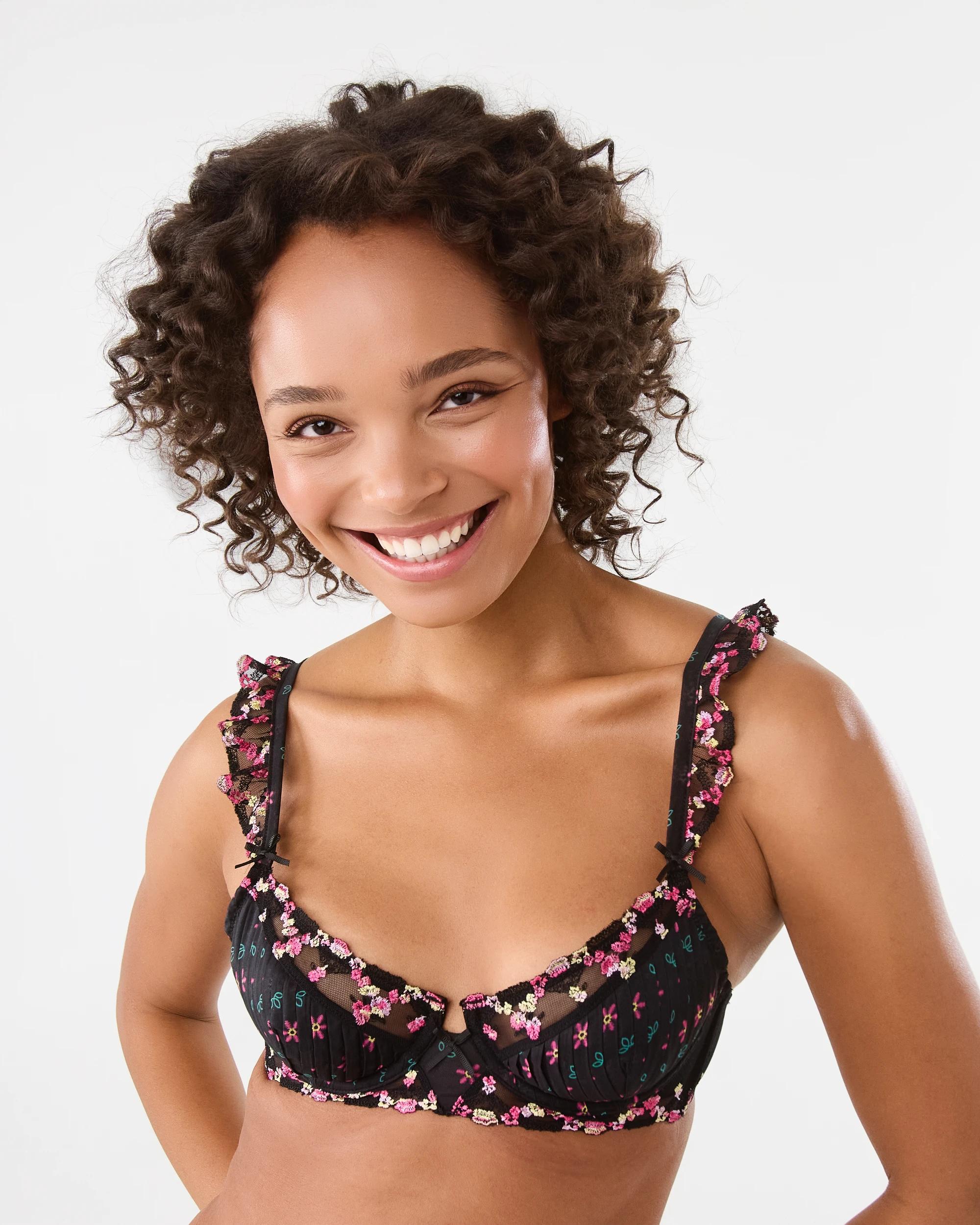 1 Co-ordinated Embroidered Mesh Soft Cup Bra Flrl Blk