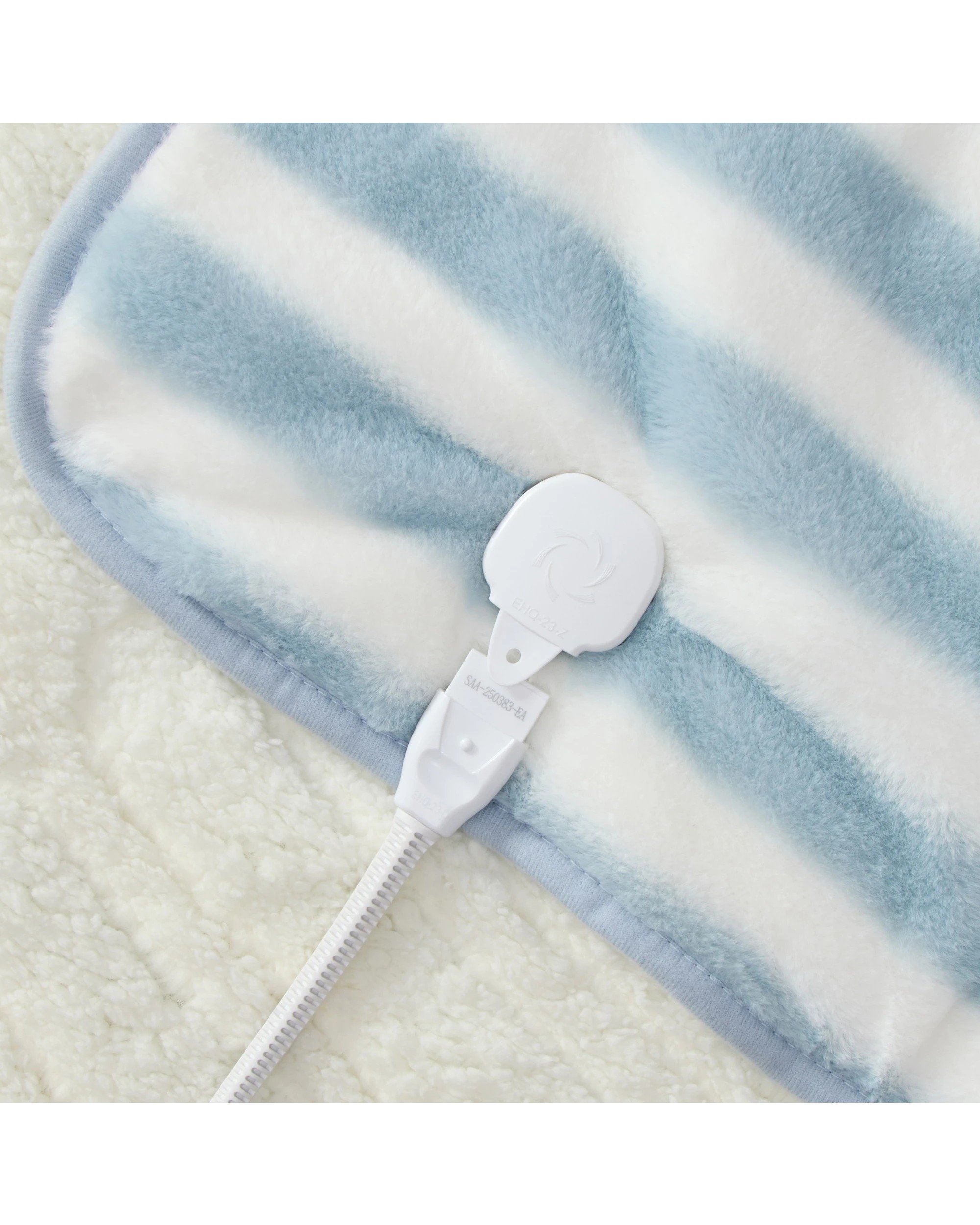 6 Dreamaker Linea Faux Fur Heated Throw 130x160cm - Blue, 6 of 9