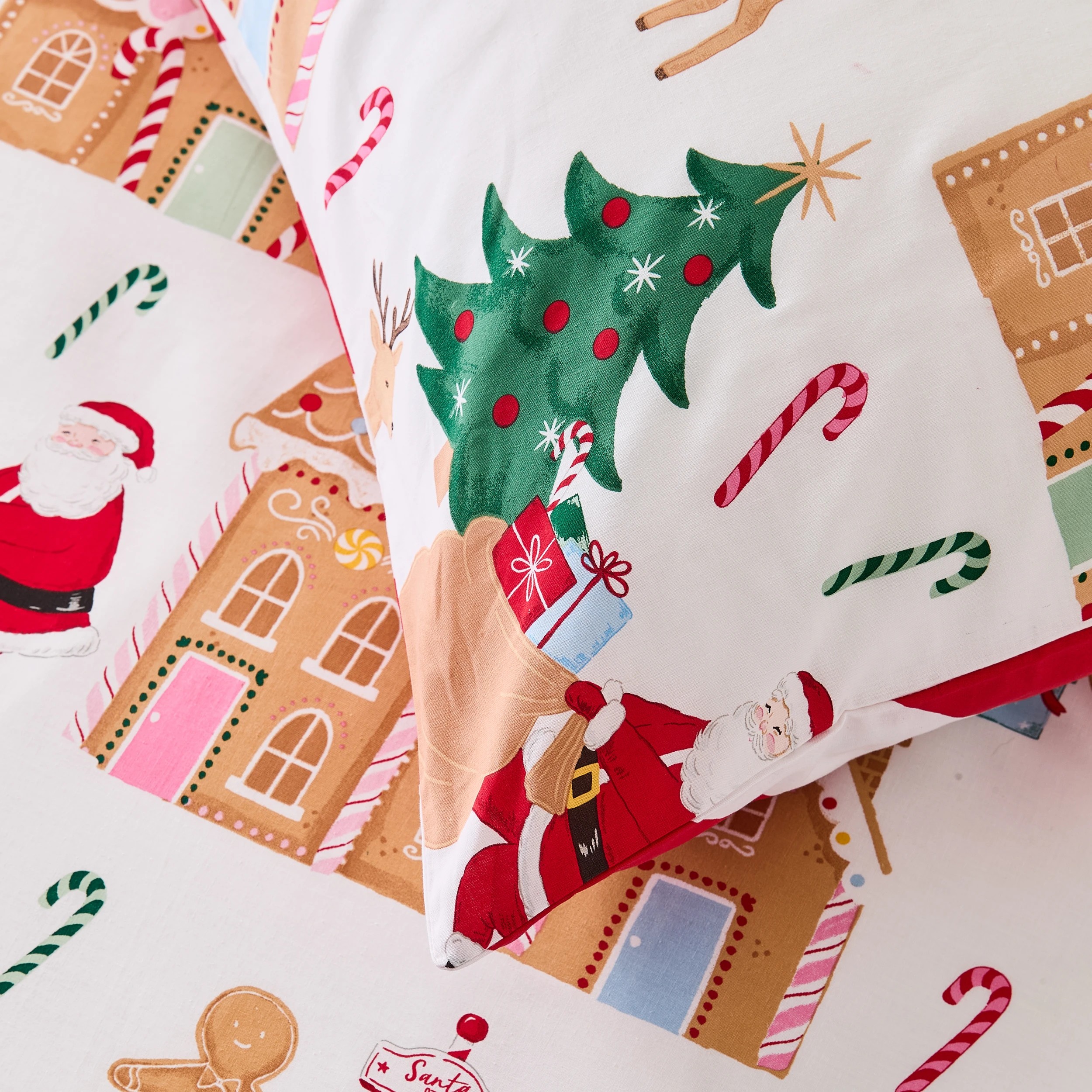 4 Gingerbread Village Reversible Cotton Rich Quilt Cover Set - Single Bed, 4 of 7