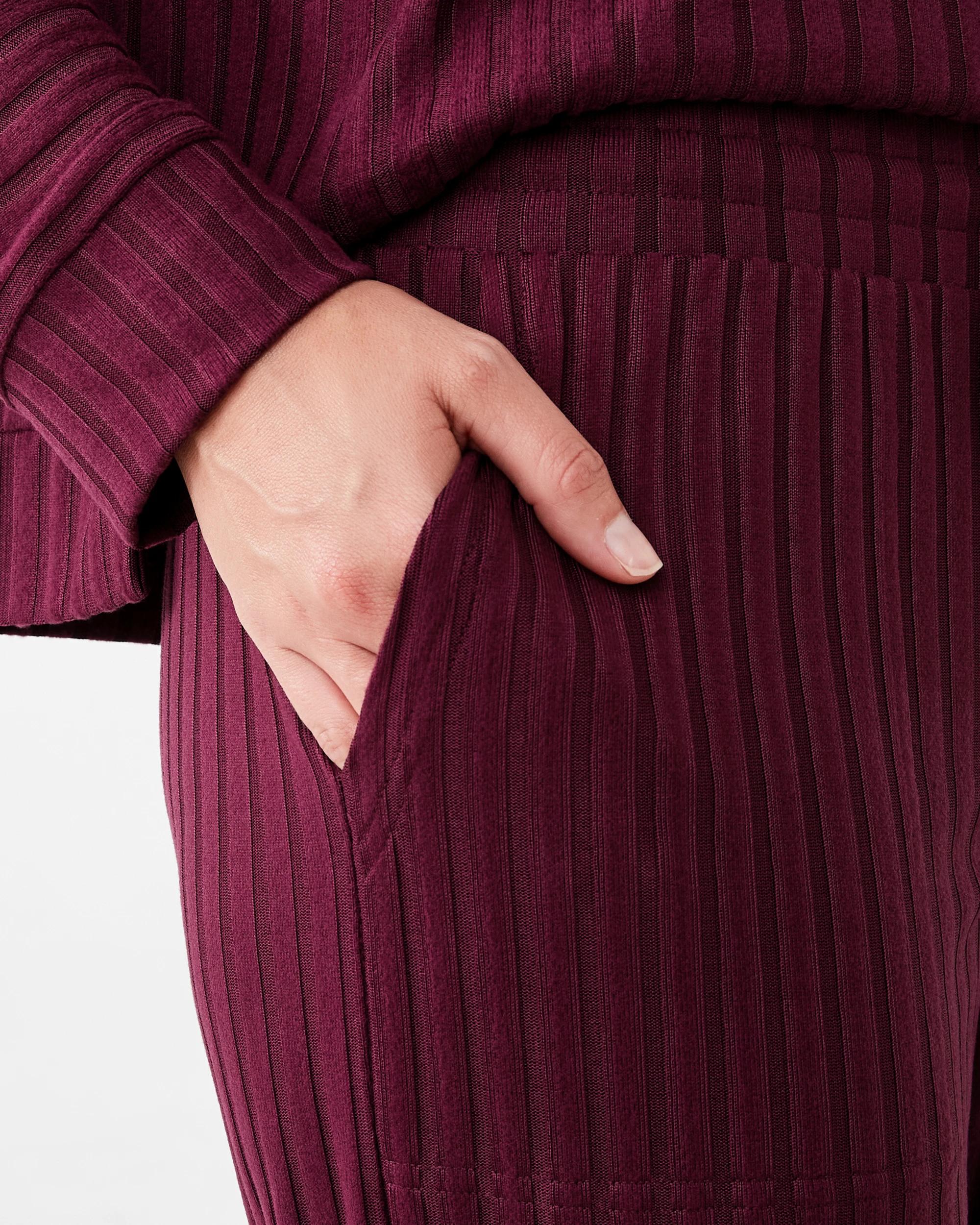 5 Cuffed Lounge Pants Velvet Red, 5 of 6